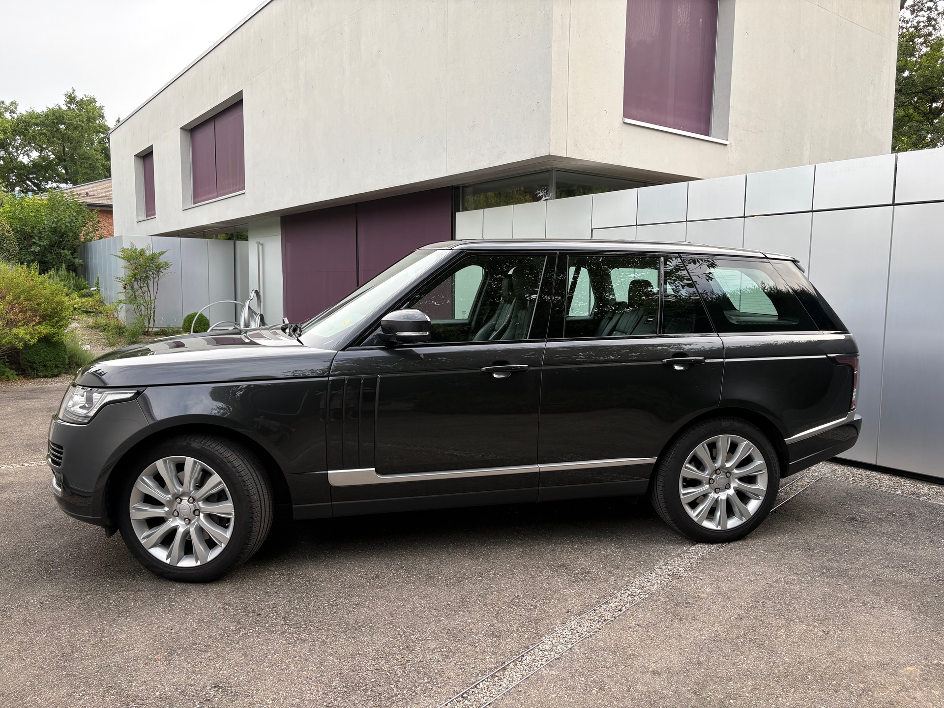 LAND ROVER 4.4 SDV8 Vogue-image-2