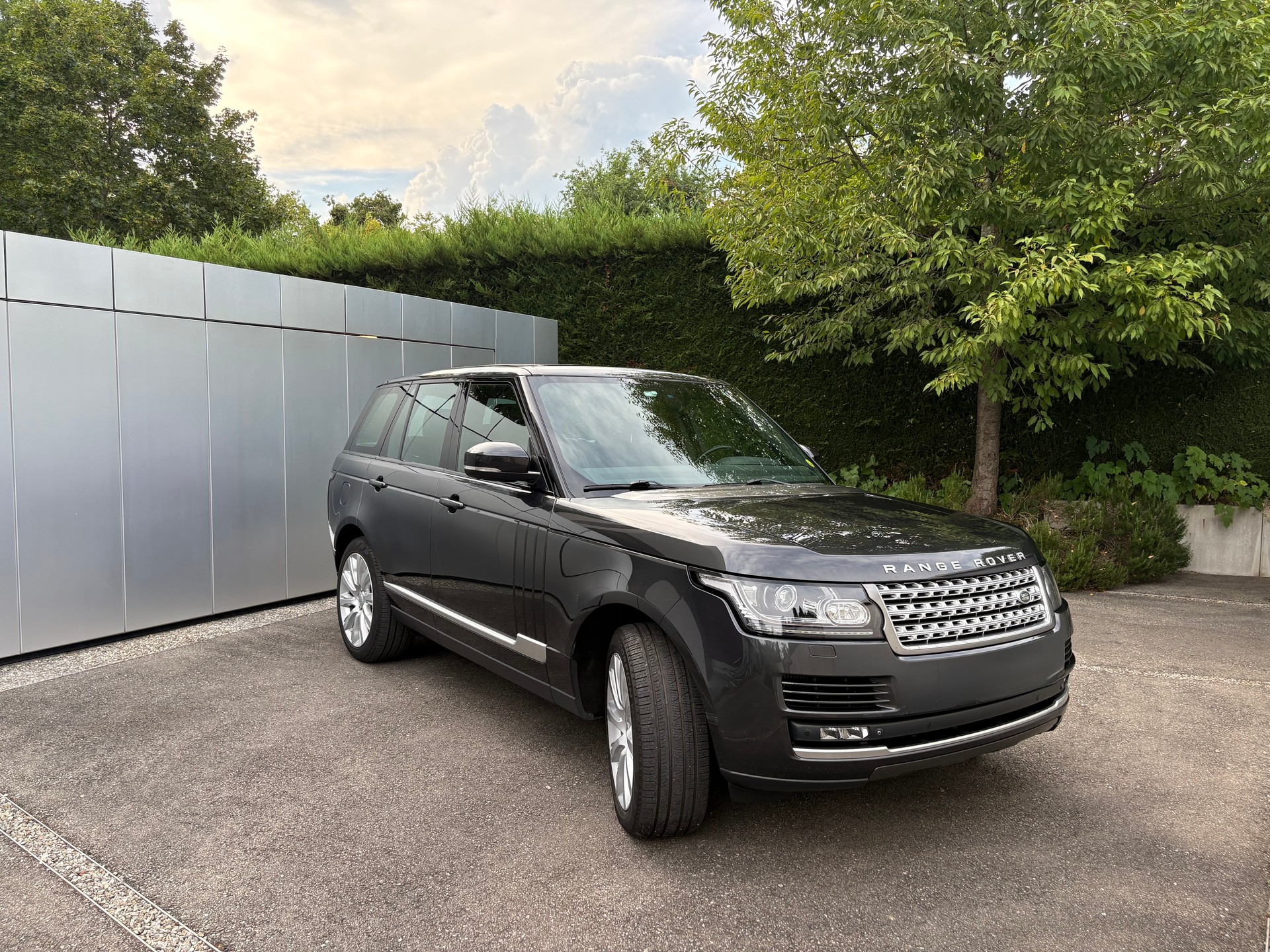 LAND ROVER 4.4 SDV8 Vogue-image-0