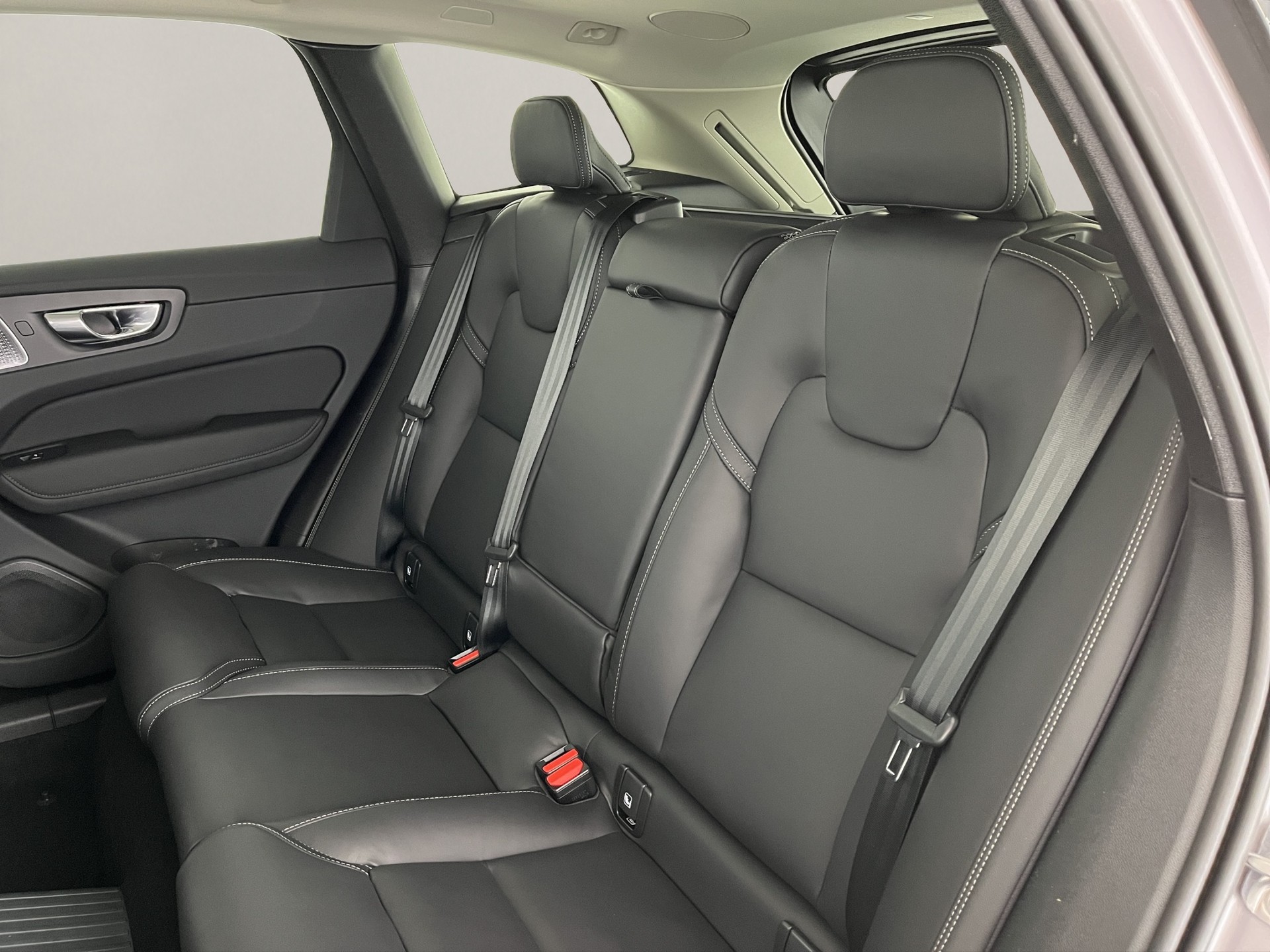 VOLVO XC60 2.0 T8 TE Ultra Dark eAWD-image-16