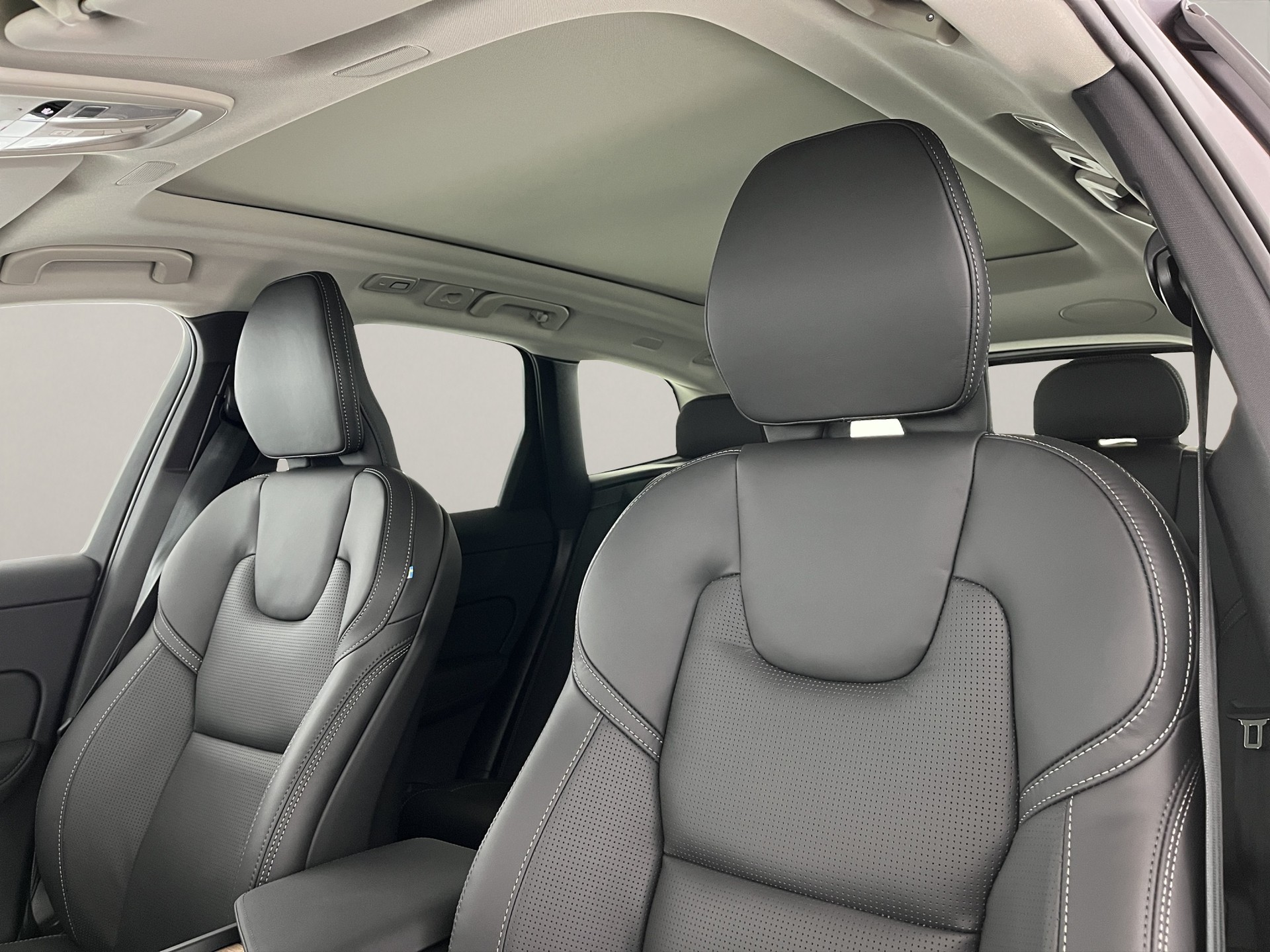 VOLVO XC60 2.0 T8 TE Ultra Dark eAWD-image-17