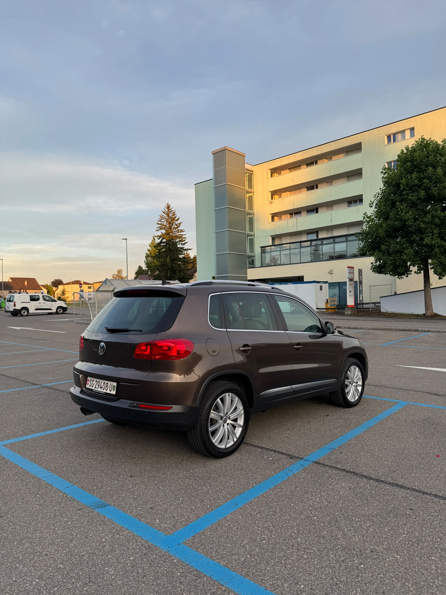 VW Tiguan 2.0 TDI BlueMotion Trend&Fun 4Motion DSG-image-3
