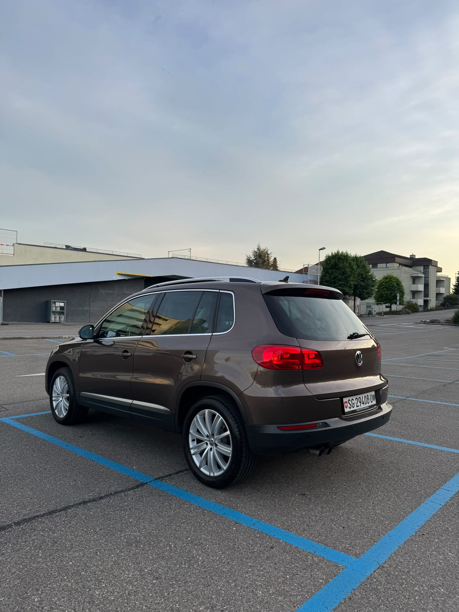 VW Tiguan 2.0 TDI BlueMotion Trend&Fun 4Motion DSG-image-2