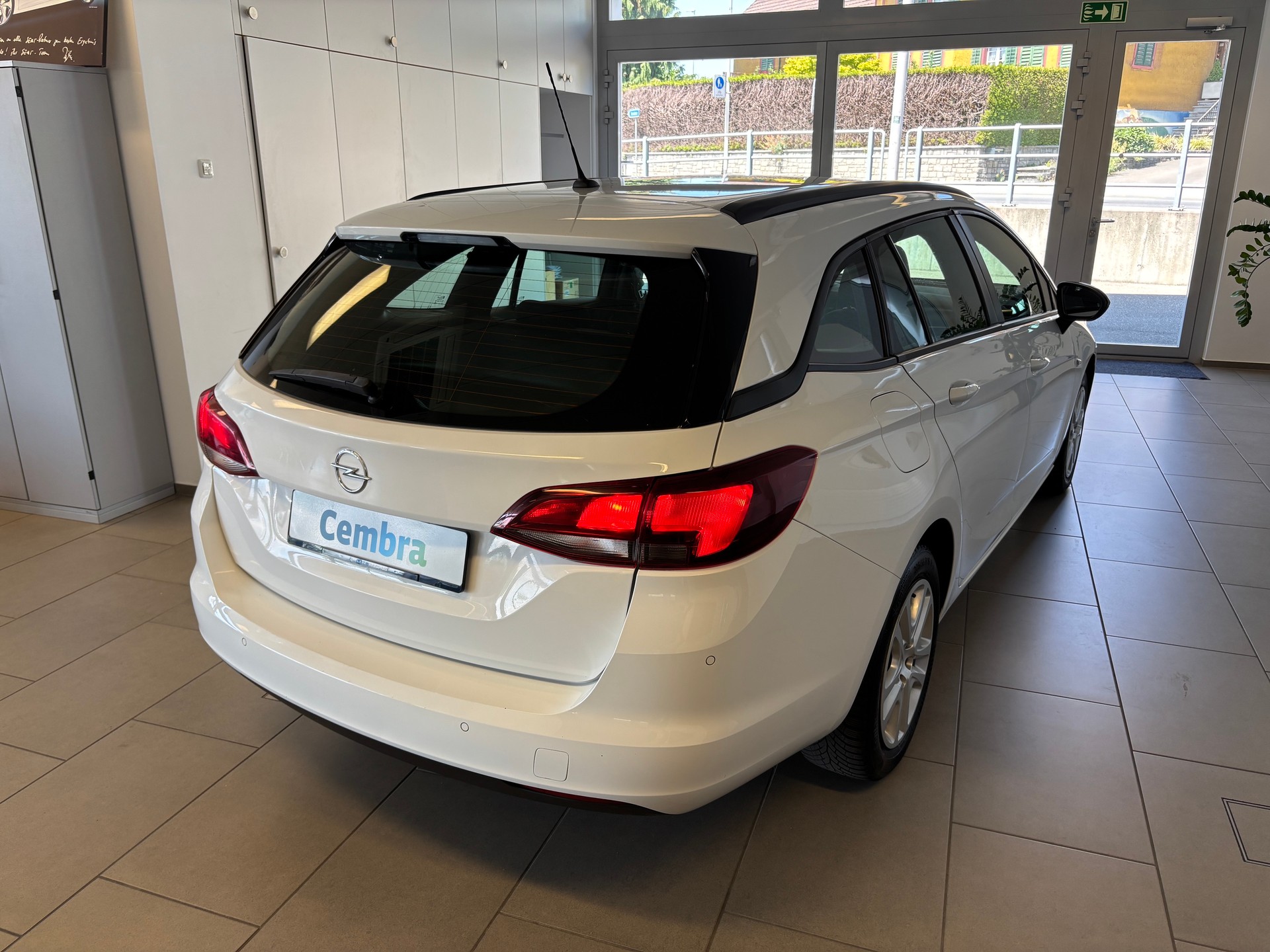 OPEL Astra Sports Tourer 1.4i Turbo Edition-image-2
