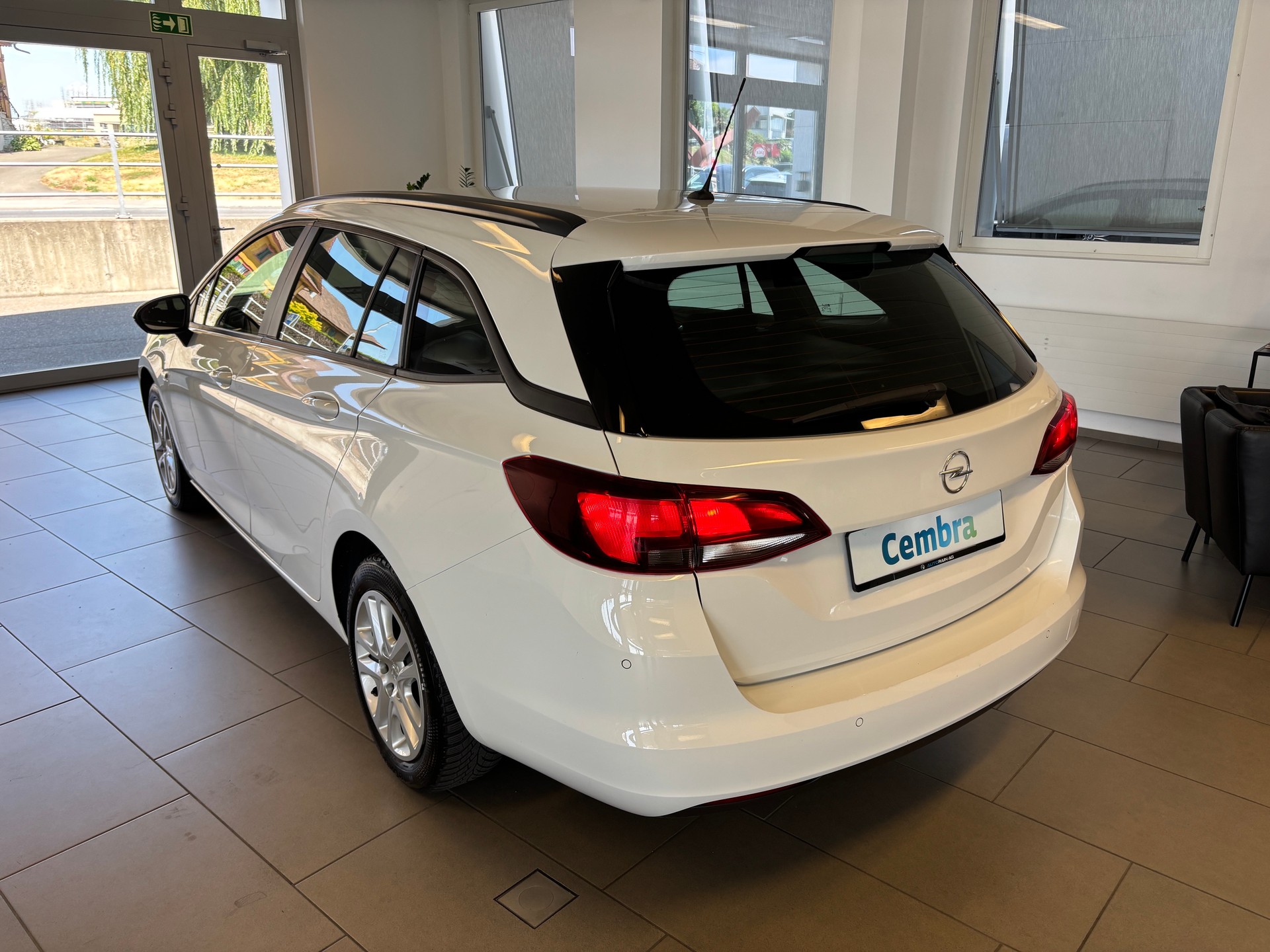 OPEL Astra Sports Tourer 1.4i Turbo Edition-image-3