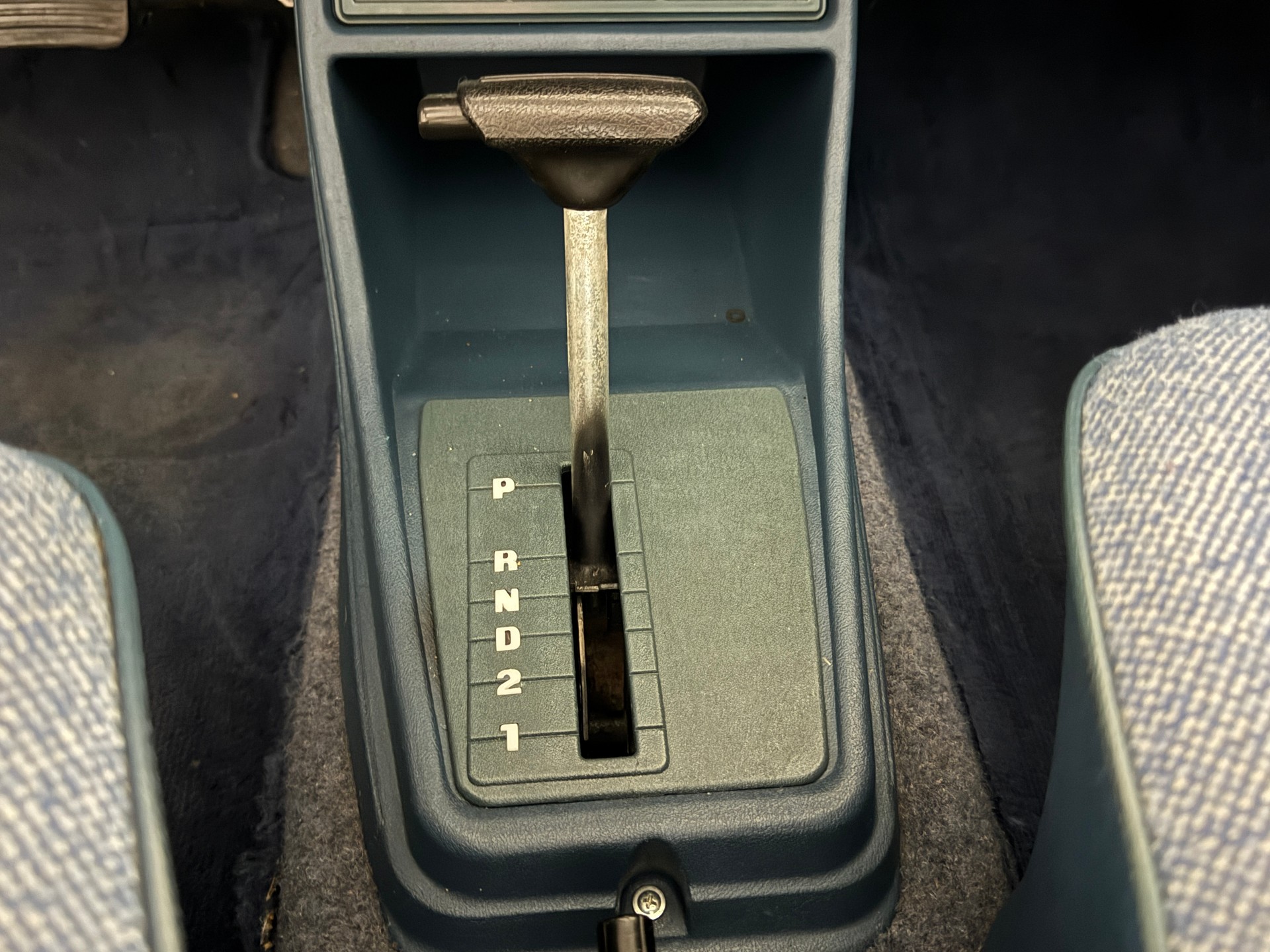 VW Golf 1600 GL-image-11