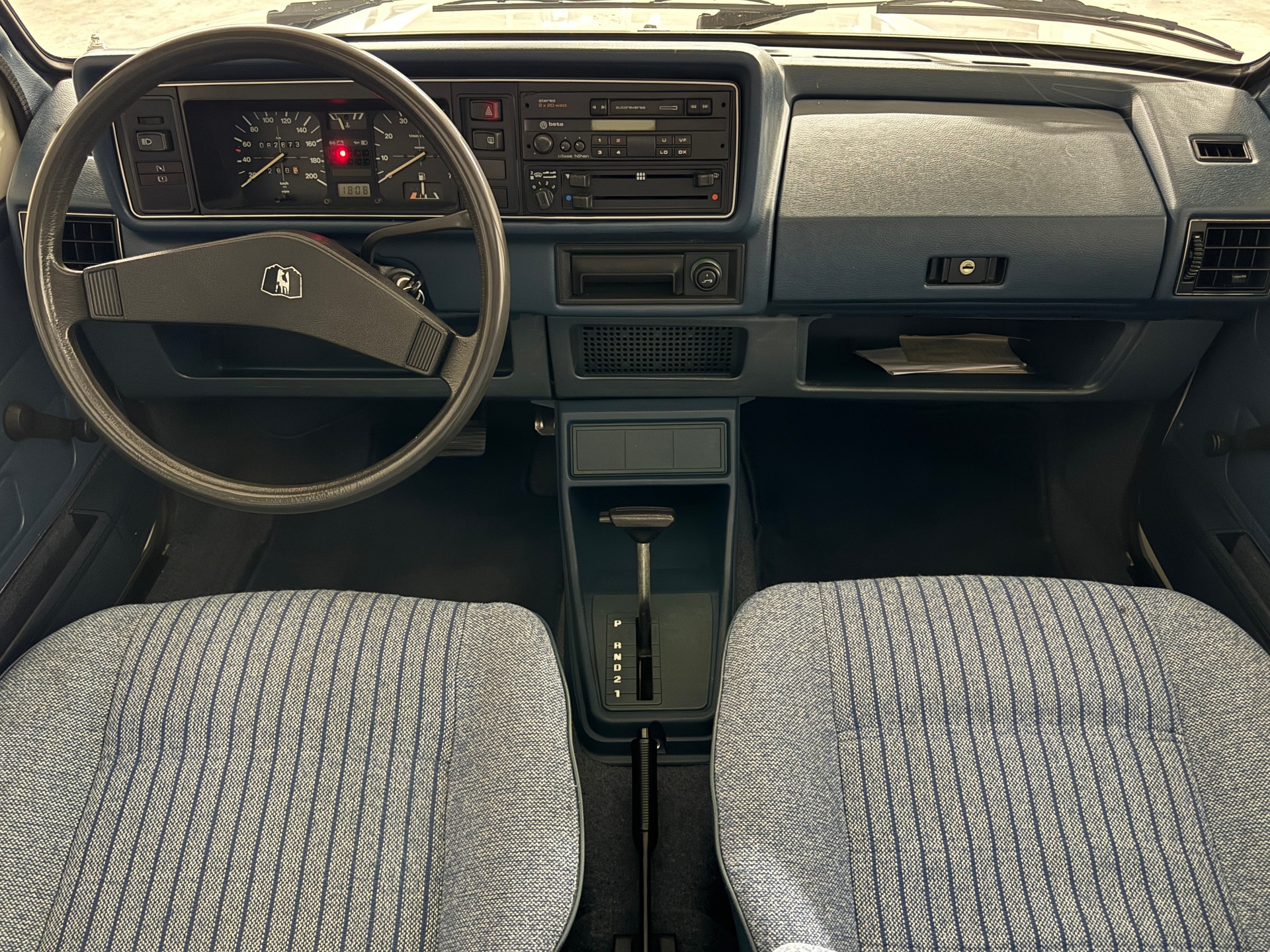 VW Golf 1600 GL-image-7
