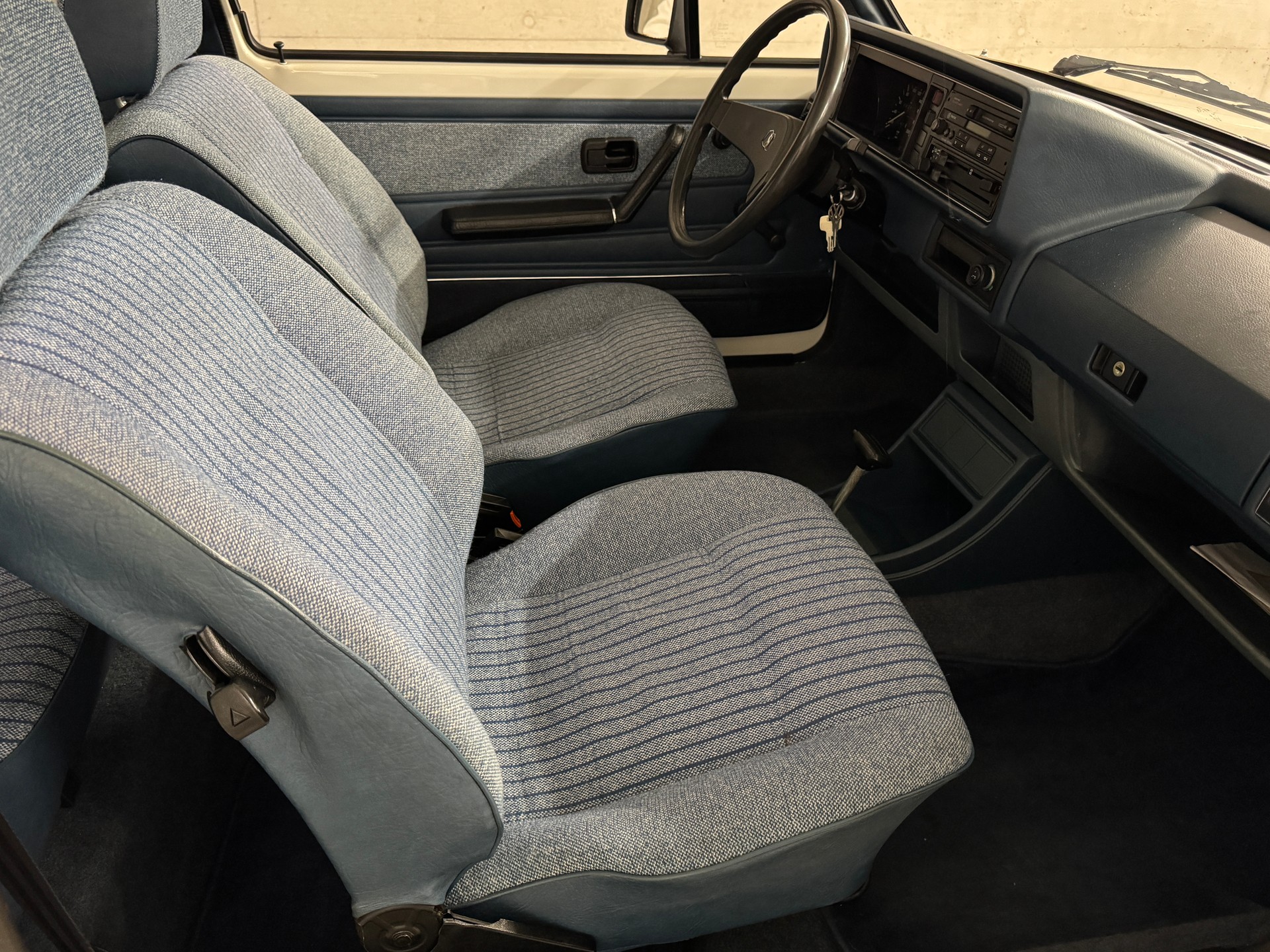 VW Golf 1600 GL-image-8