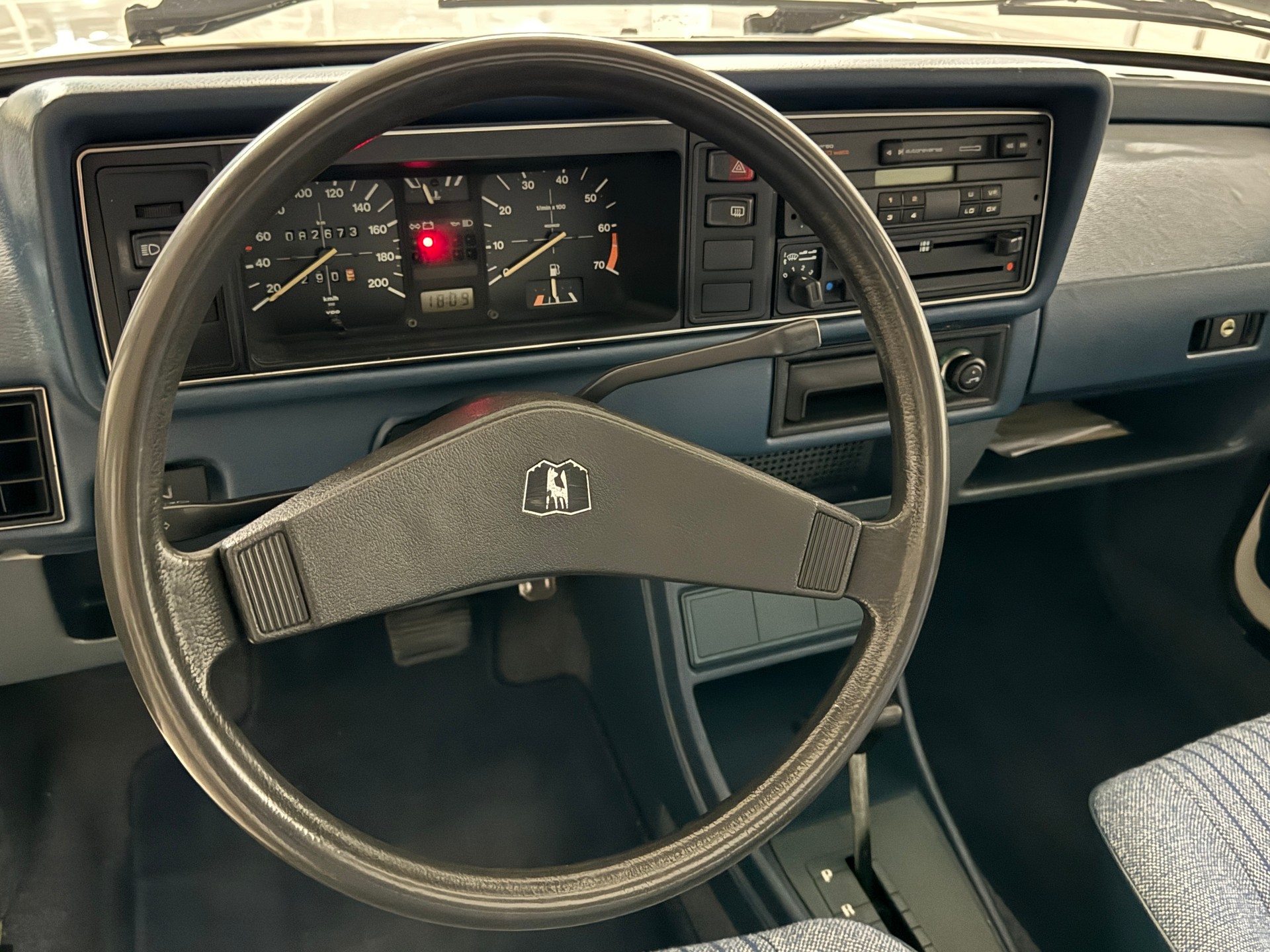 VW Golf 1600 GL-image-9