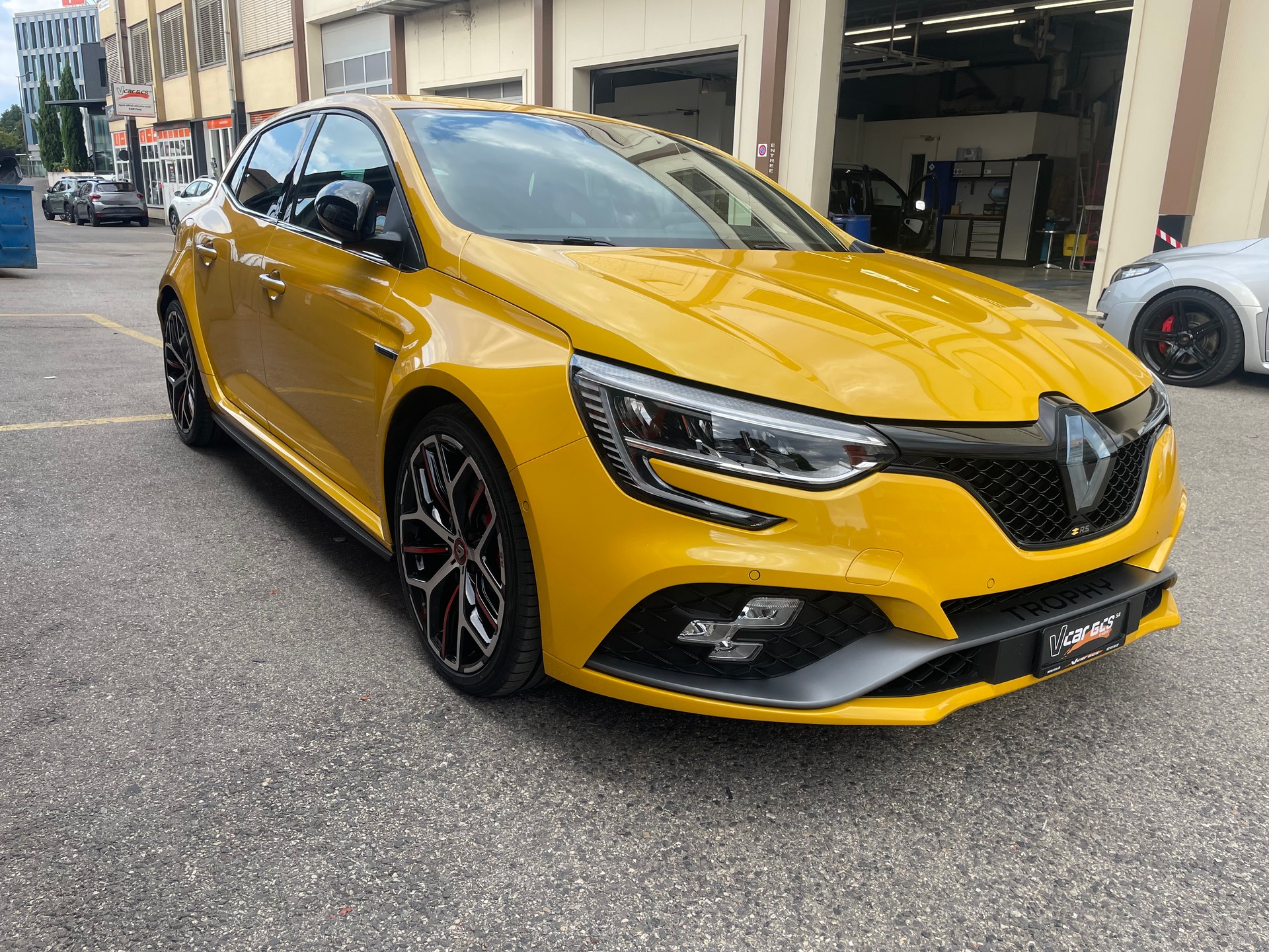 RENAULT Mégane R.S. 300 EDC-image-5