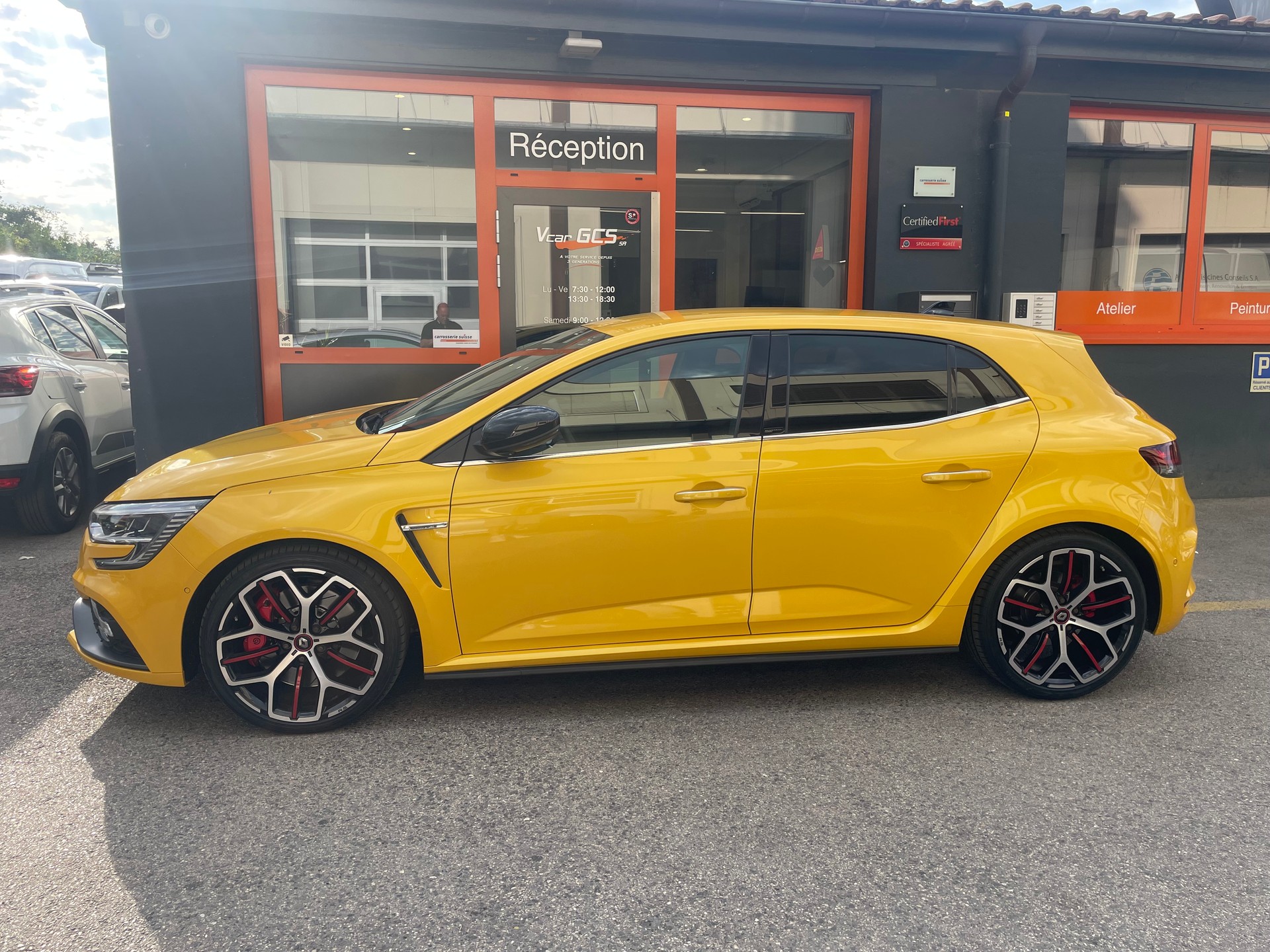 RENAULT Mégane R.S. 300 EDC-image-1