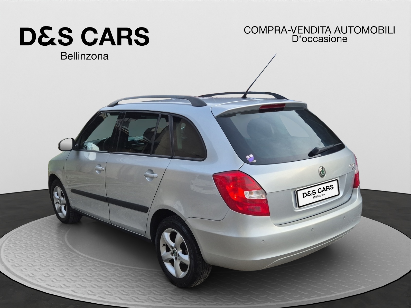SKODA Fabia 1.6 Elegance-image-2
