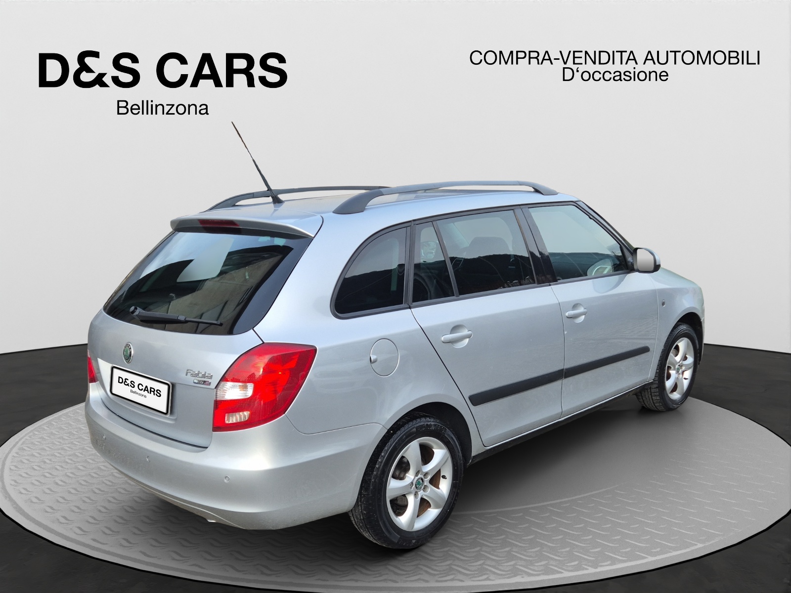 SKODA Fabia 1.6 Elegance-image-4