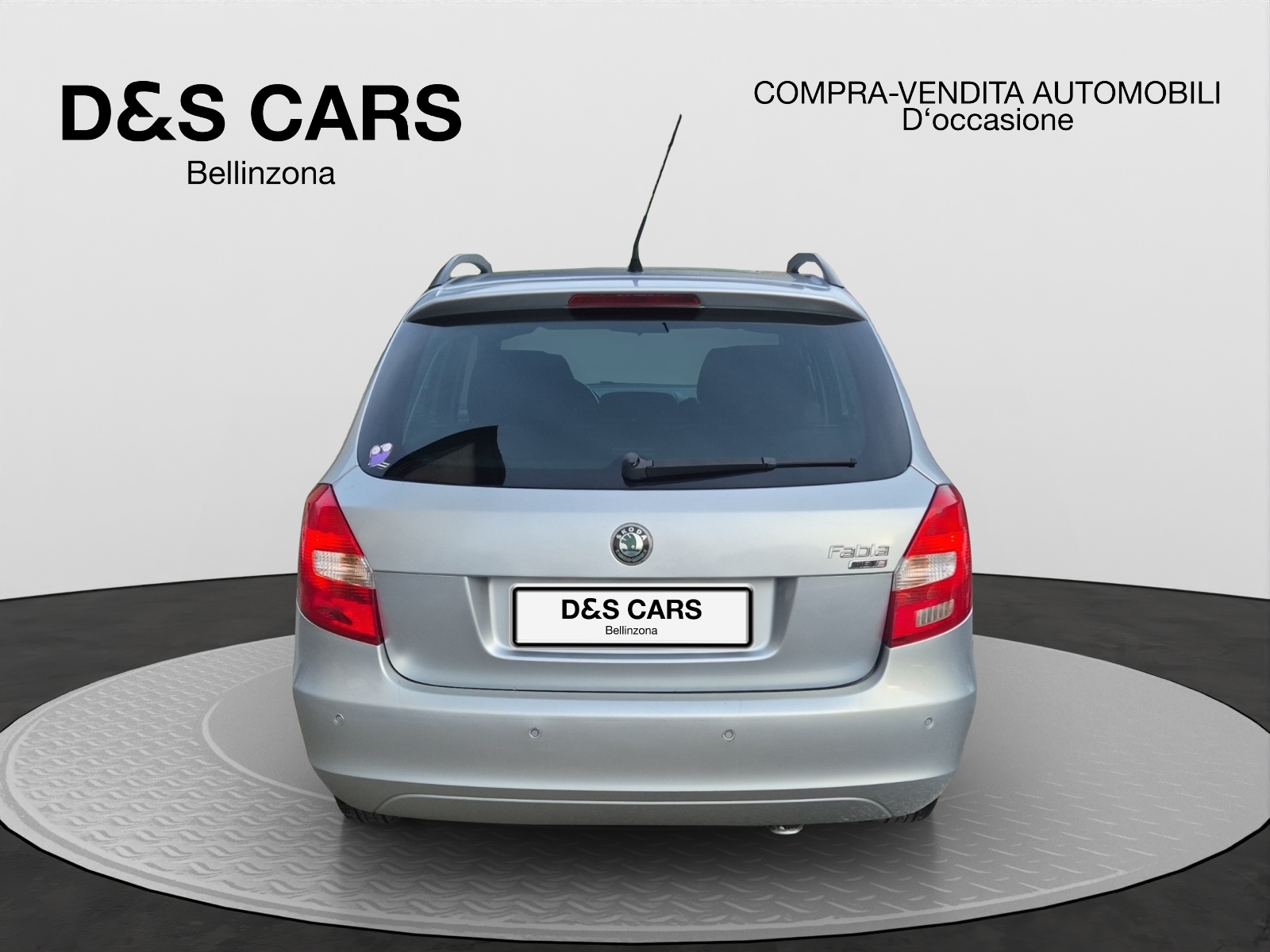 SKODA Fabia 1.6 Elegance-image-3