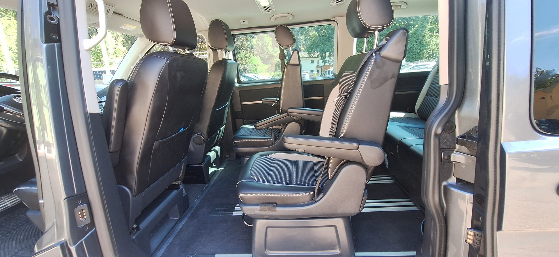 VW T6 Multivan 2.0 Bi-TDI Panamericana 4Motion DSG-image-8