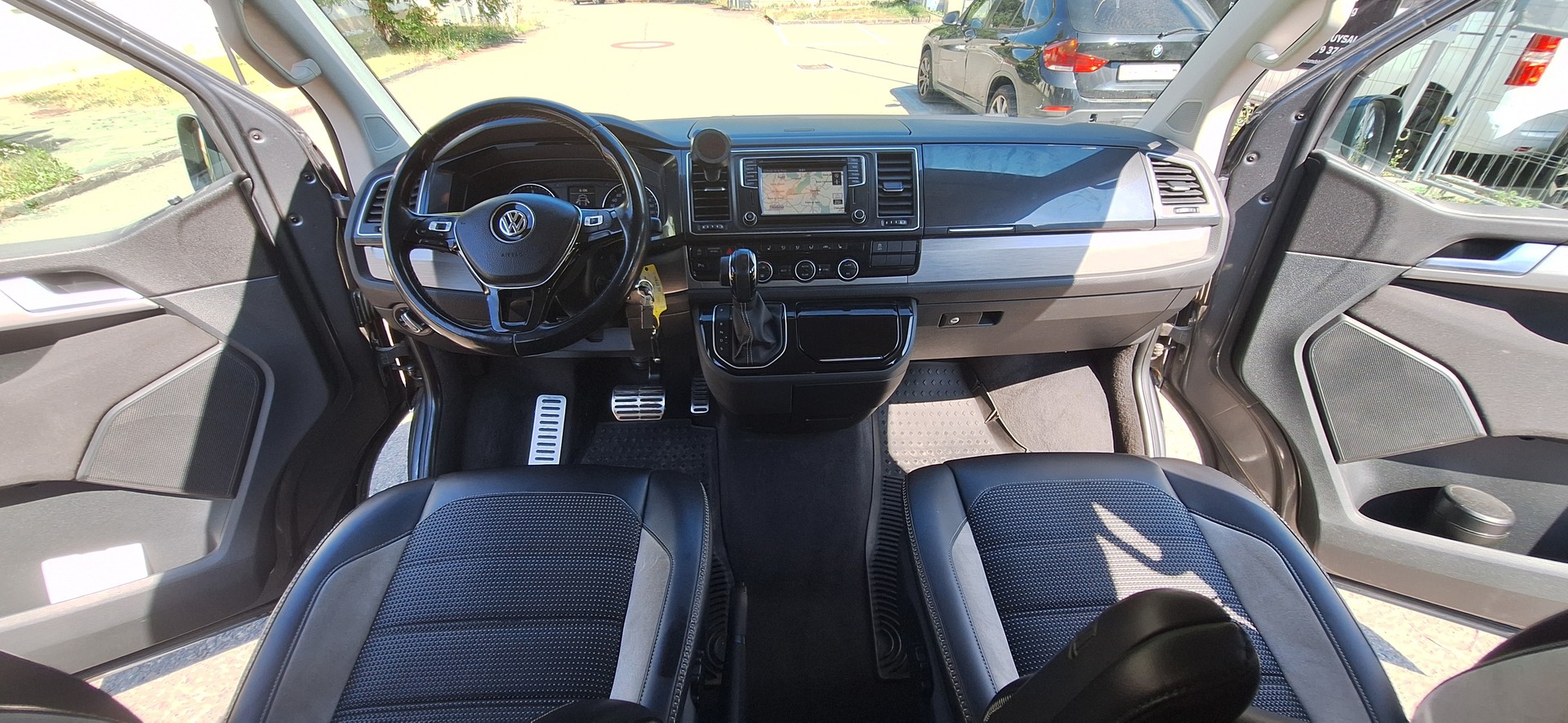VW T6 Multivan 2.0 Bi-TDI Panamericana 4Motion DSG-image-22