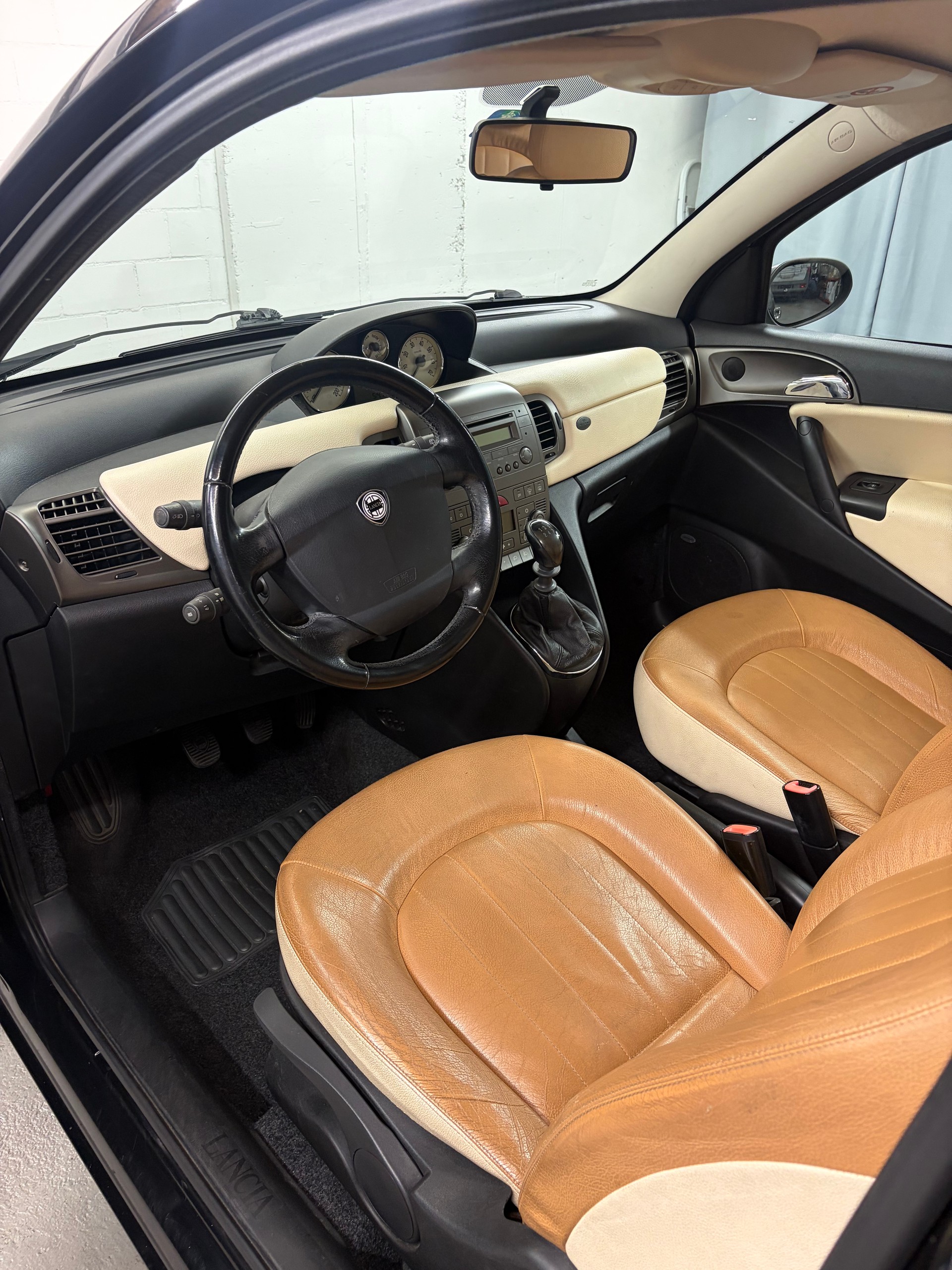 LANCIA Ypsilon 1.4 16V Glamour-image-6