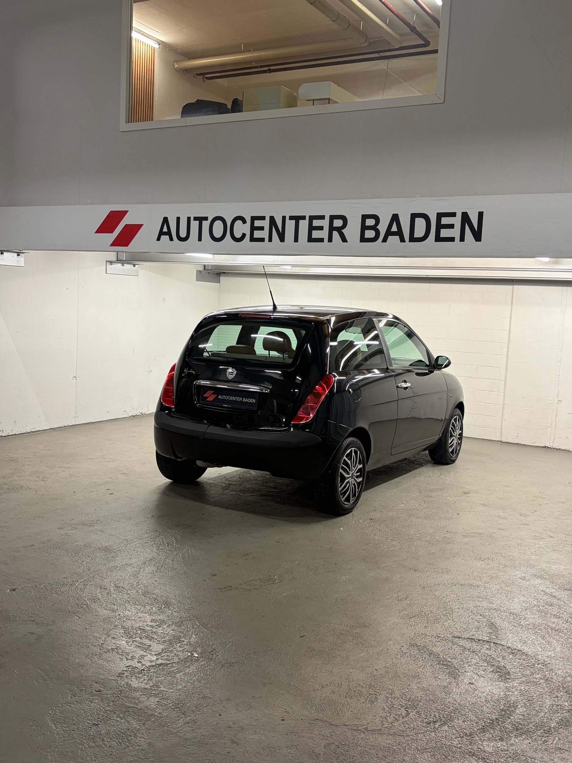 LANCIA Ypsilon 1.4 16V Glamour-image-3