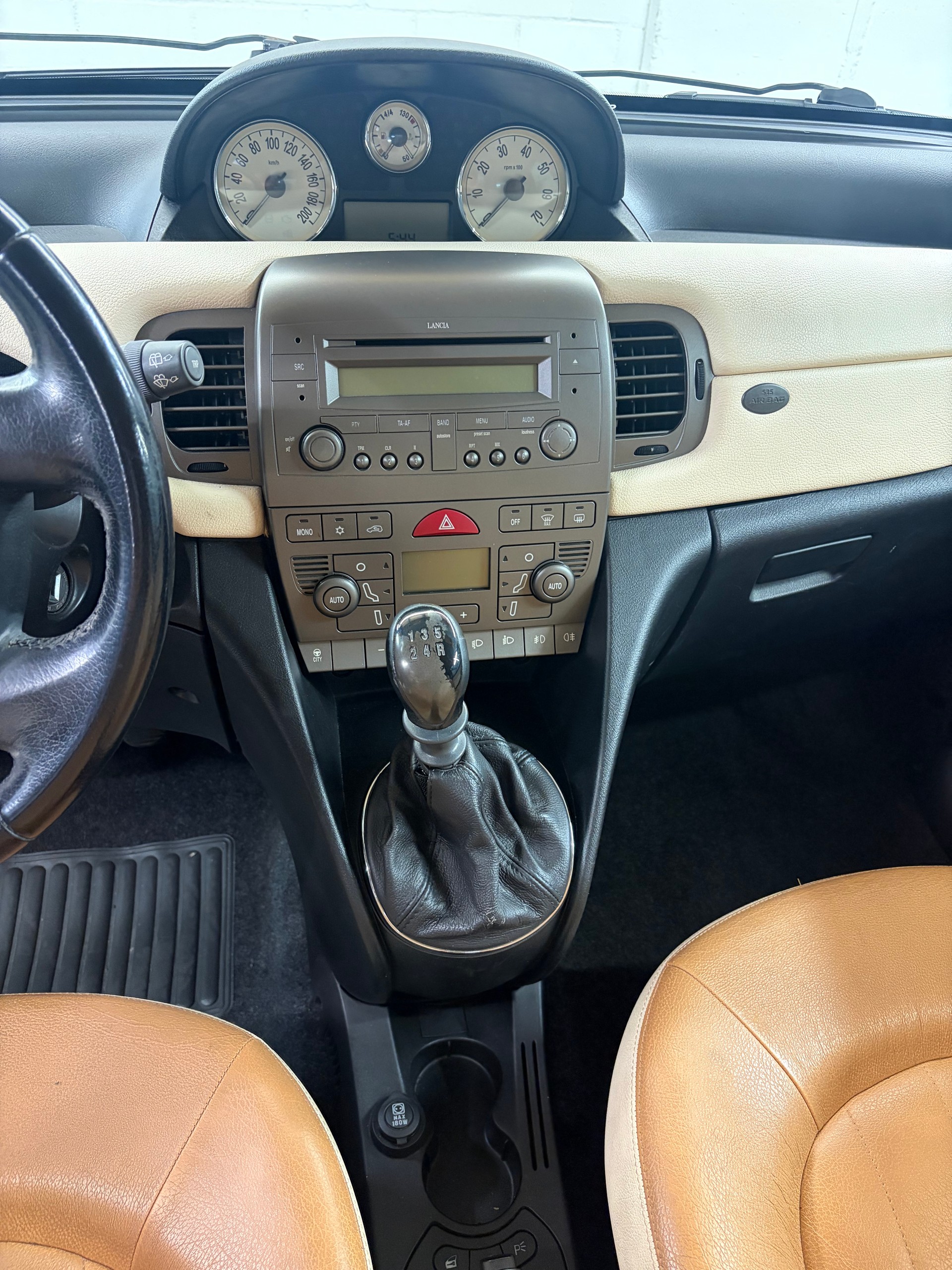 LANCIA Ypsilon 1.4 16V Glamour-image-7
