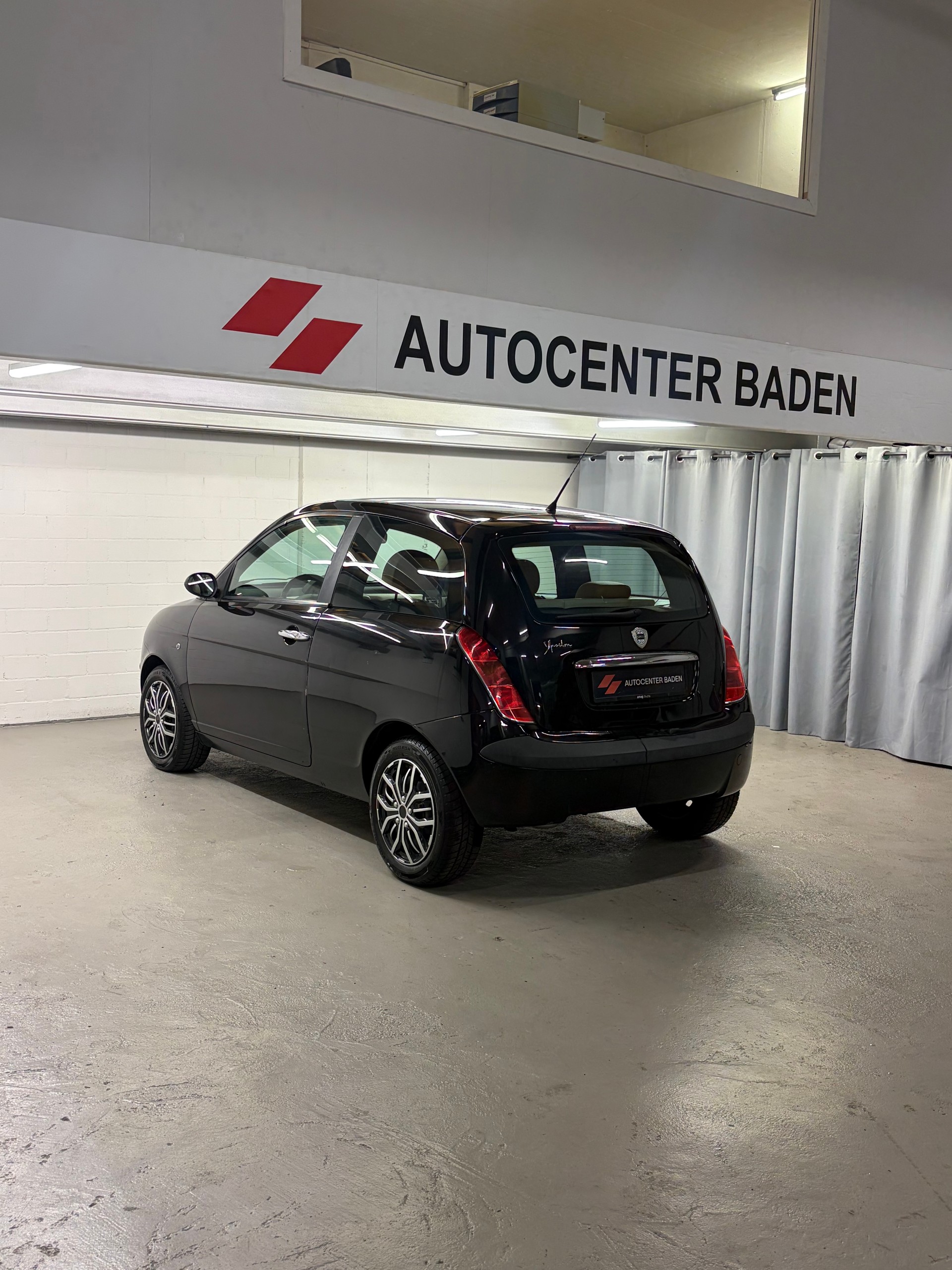 LANCIA Ypsilon 1.4 16V Glamour-image-5