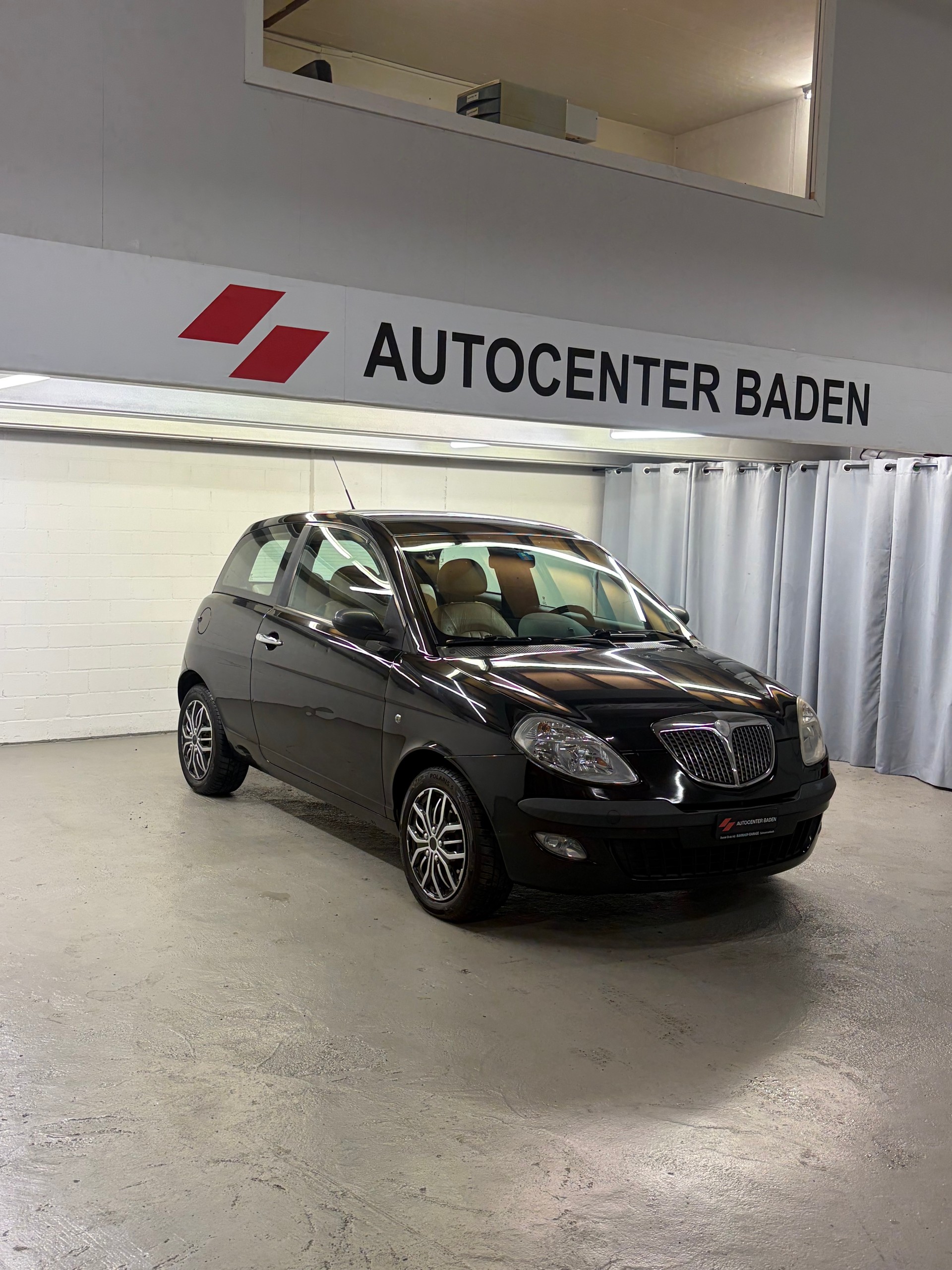 LANCIA Ypsilon 1.4 16V Glamour-image-2