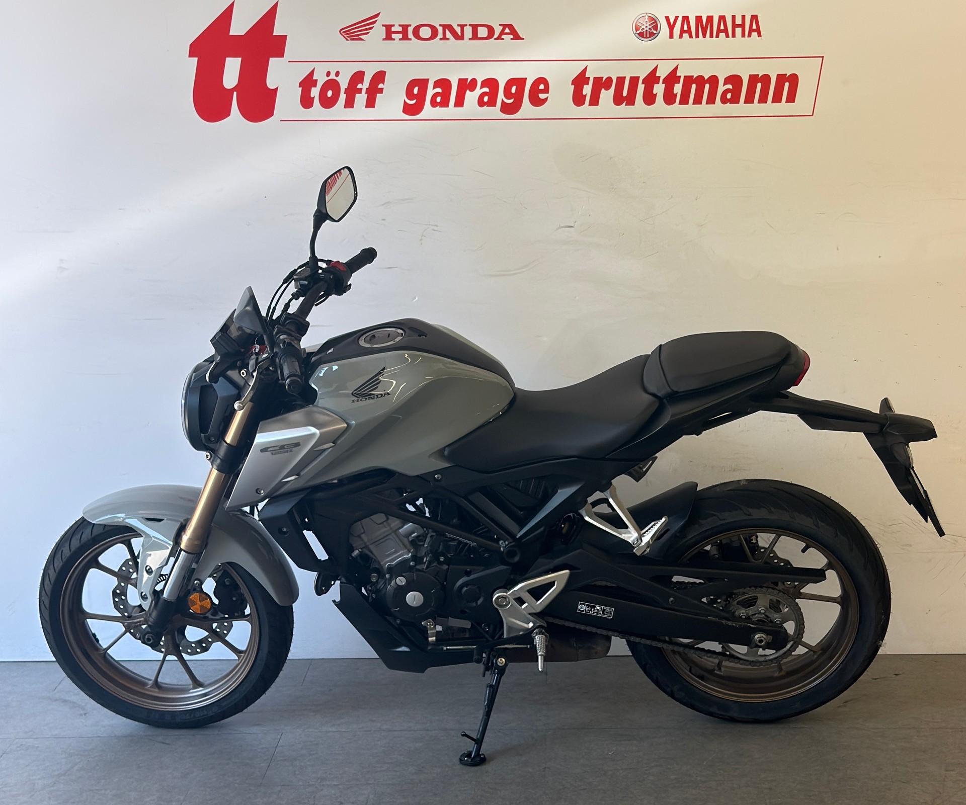 HONDA CB 125 R-showroom-element-1