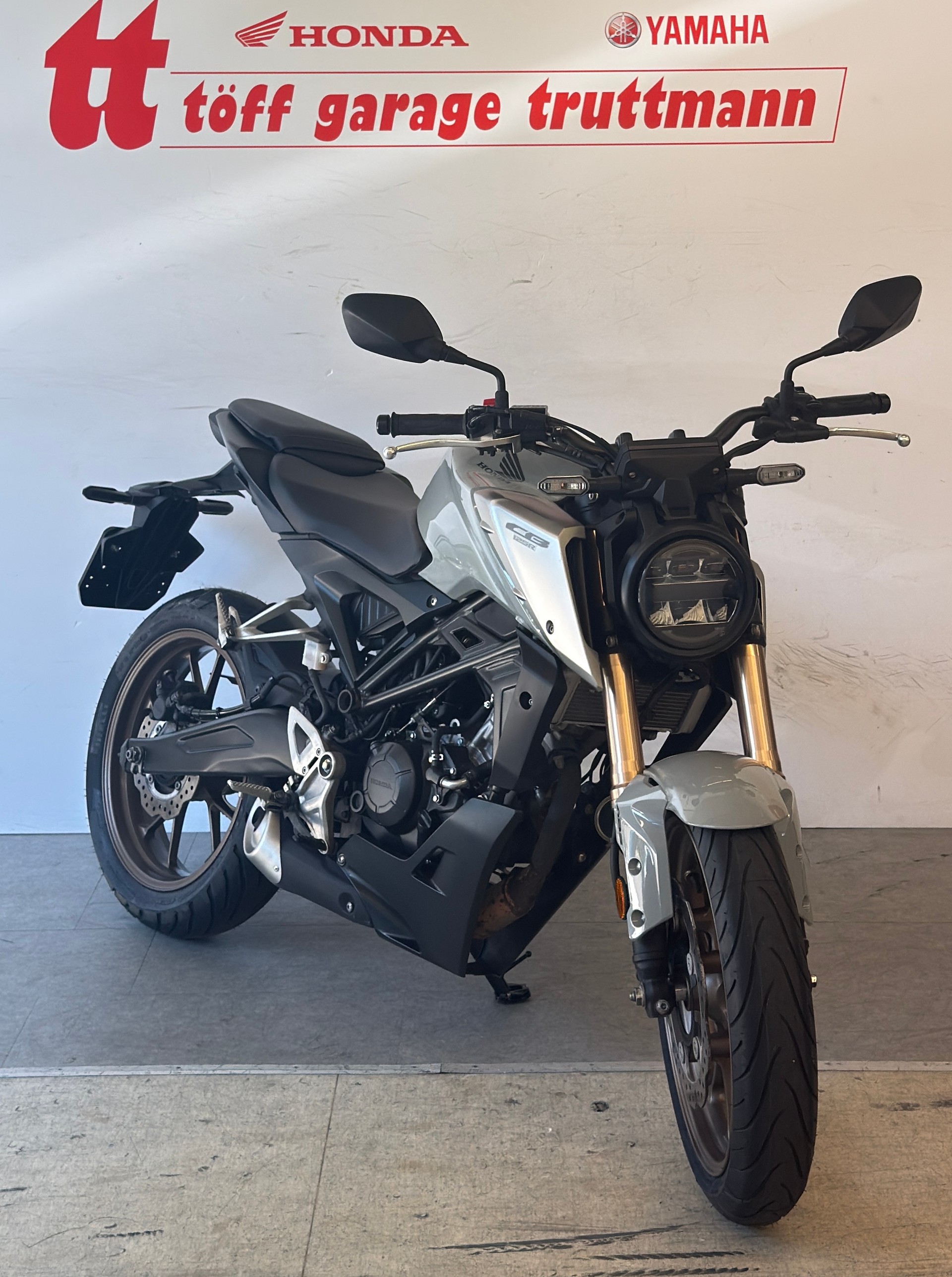 HONDA CB 125 R-showroom-element-2