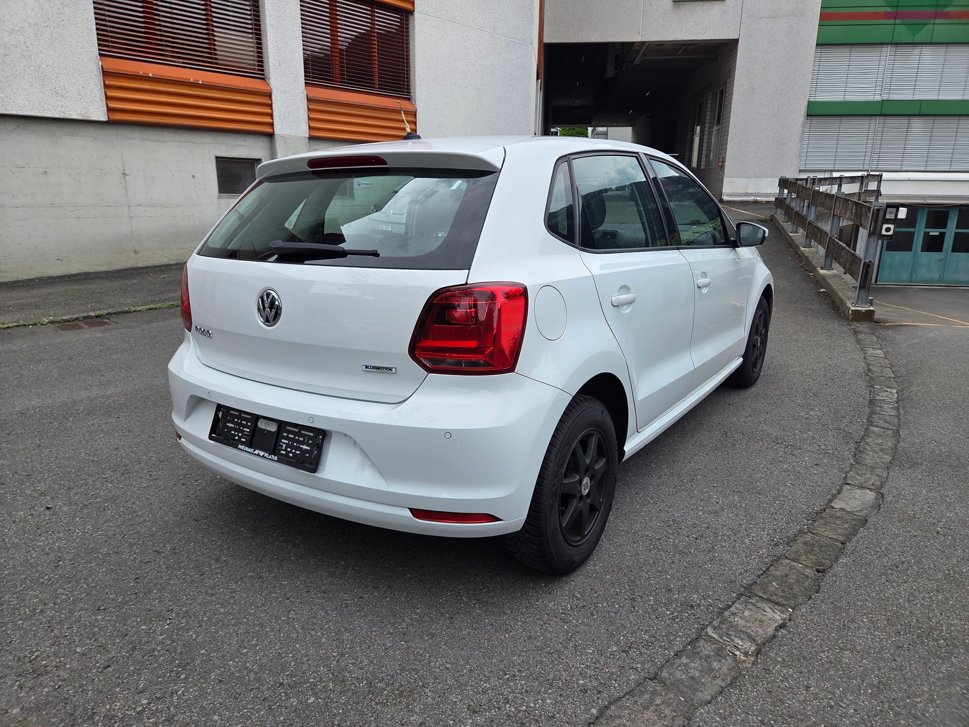 VW Polo 1.0 BMT Trendline-image-2