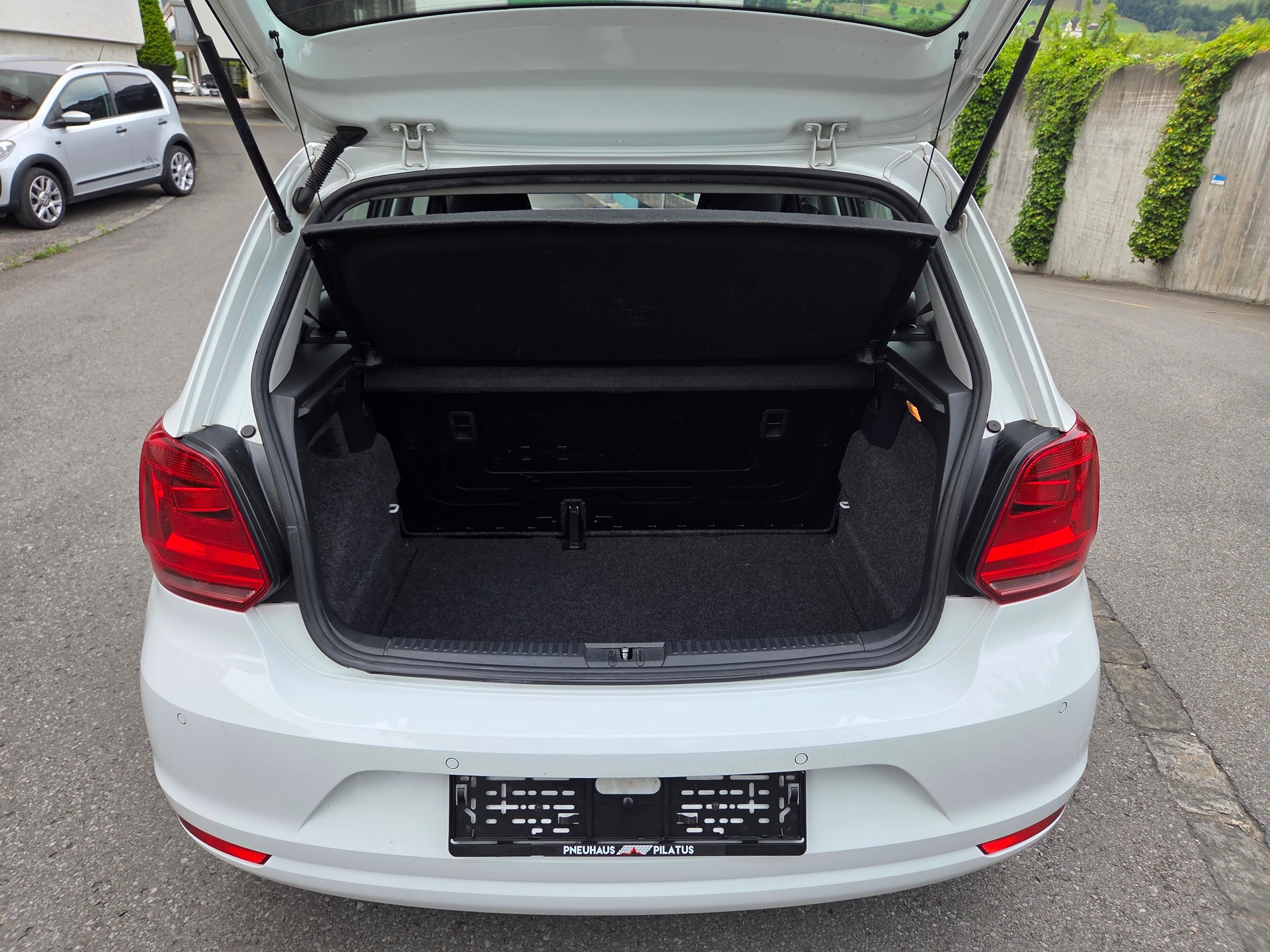VW Polo 1.0 BMT Trendline-image-4