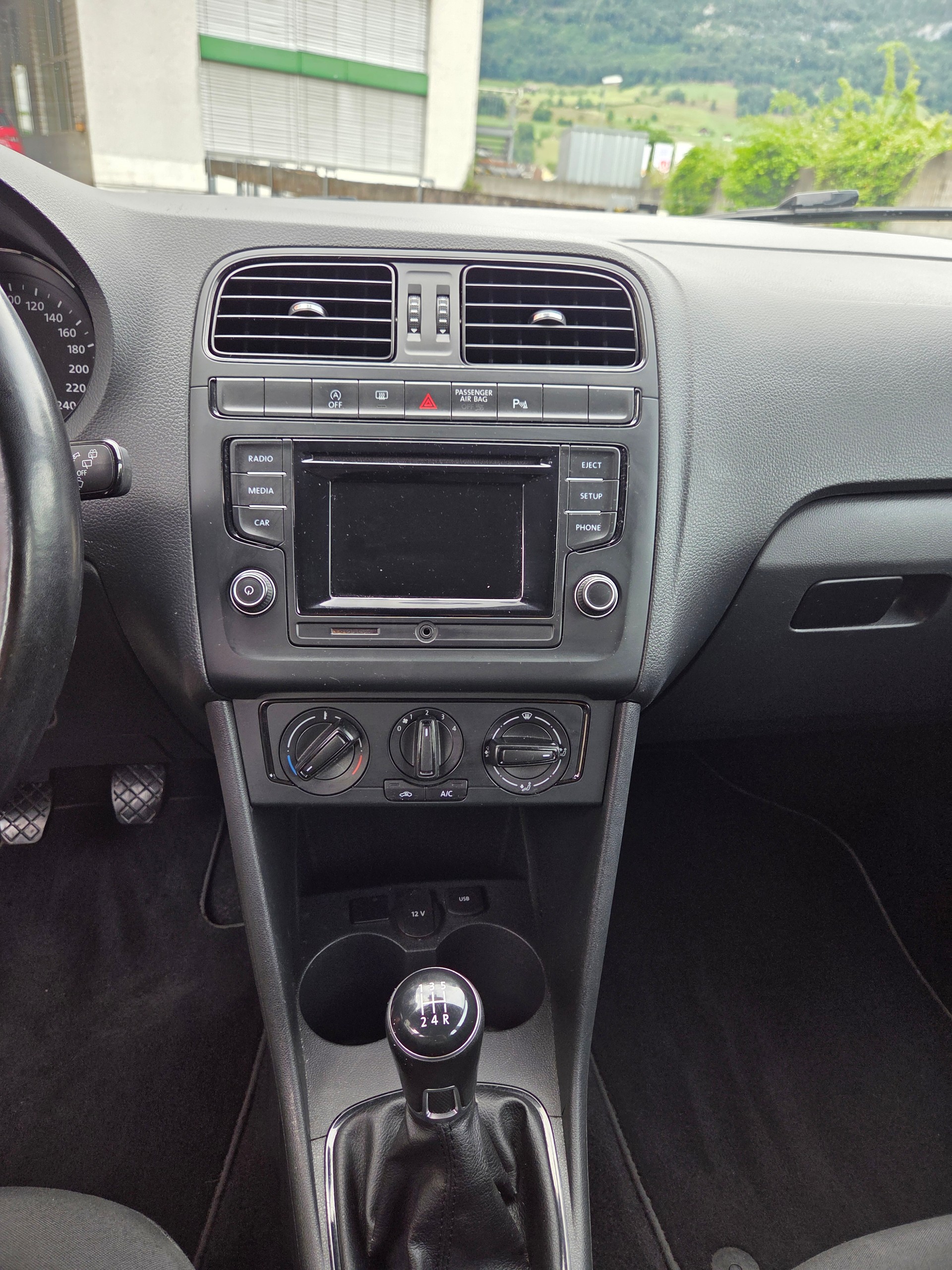 VW Polo 1.0 BMT Trendline-image-8