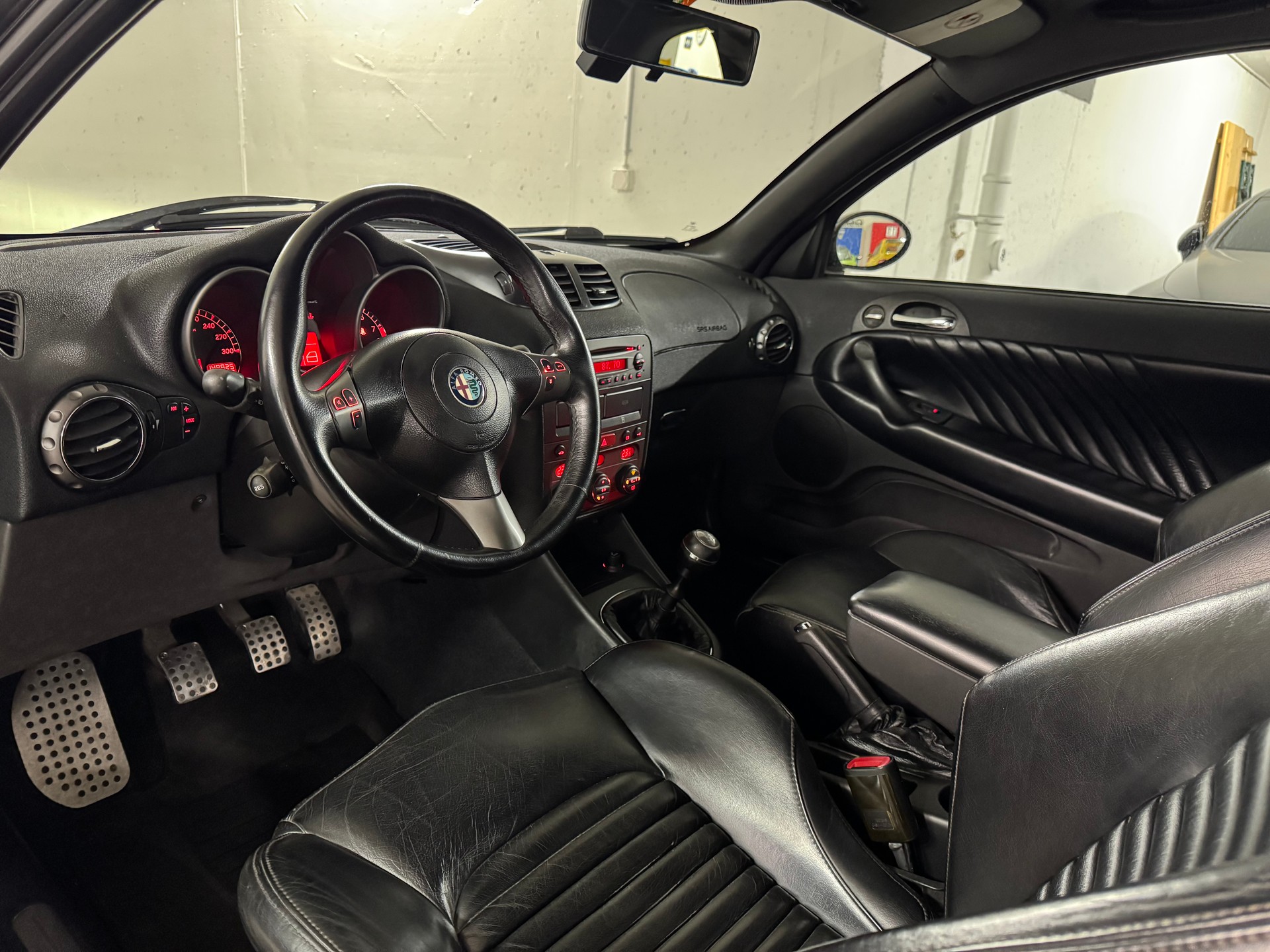 ALFA ROMEO 147 3.2 GTA CH-Fahrzeug-image-9