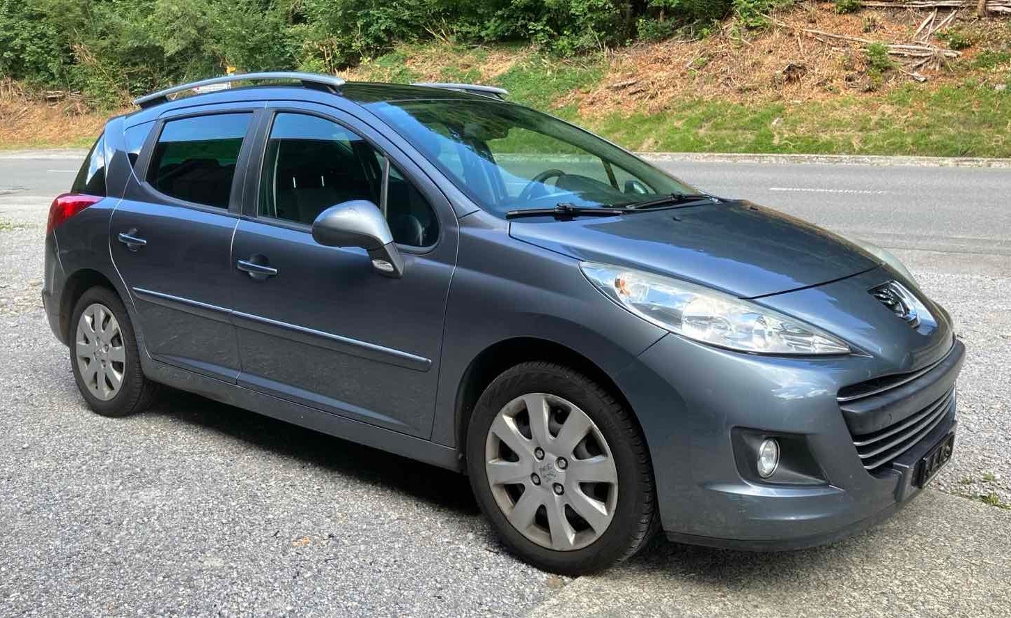 PEUGEOT 207 SW 1.6 16V-image-1