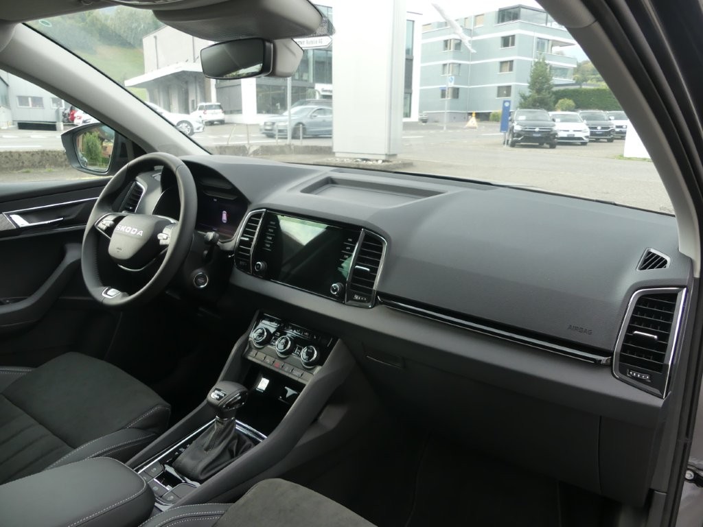 SKODA Karoq 2.0 TDI CR Dynamic 4x4 DSG-image-8