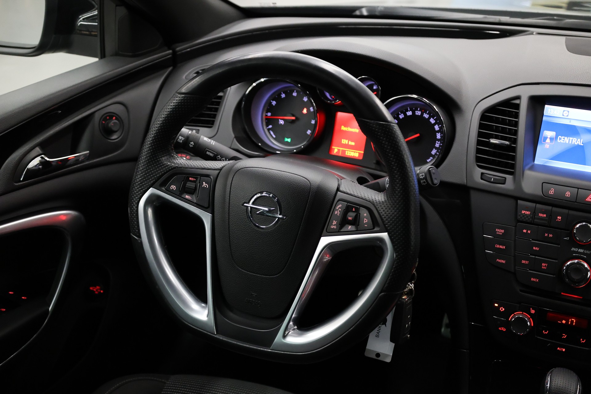 OPEL Insignia Sports Tourer 2.0 T Sport-image-17