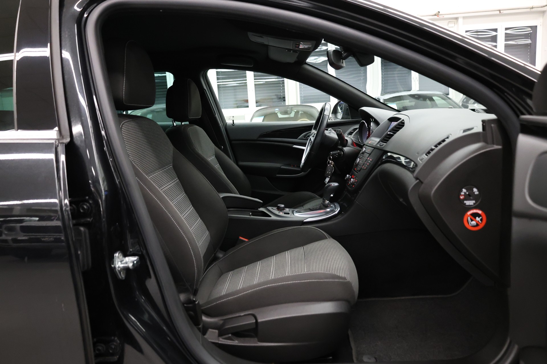 OPEL Insignia Sports Tourer 2.0 T Sport-image-13