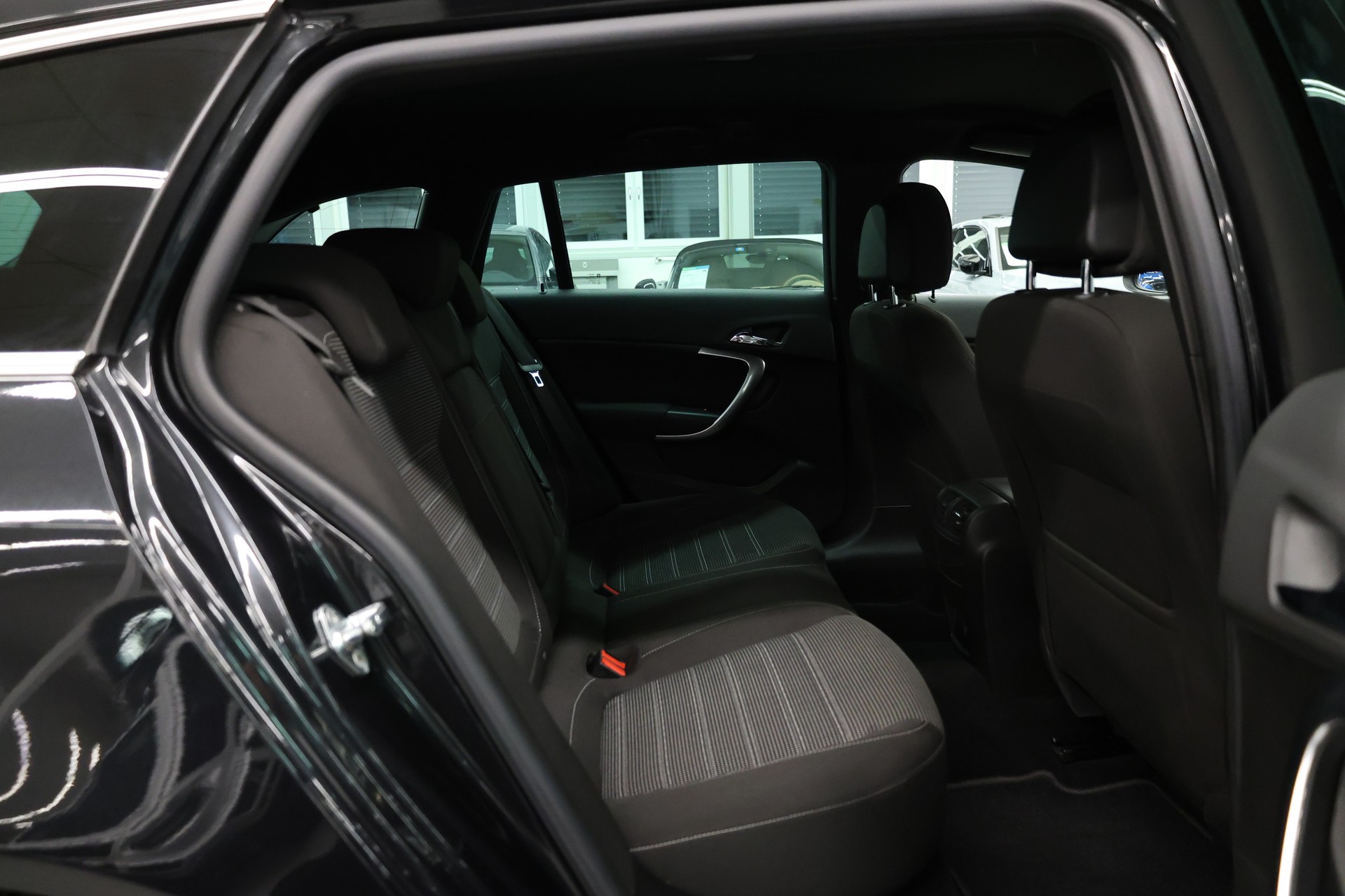 OPEL Insignia Sports Tourer 2.0 T Sport-image-23
