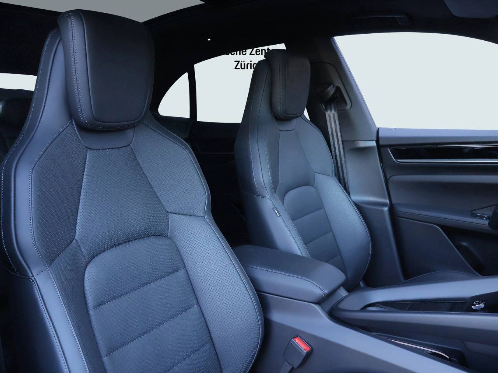 PORSCHE Macan 4S-image-13