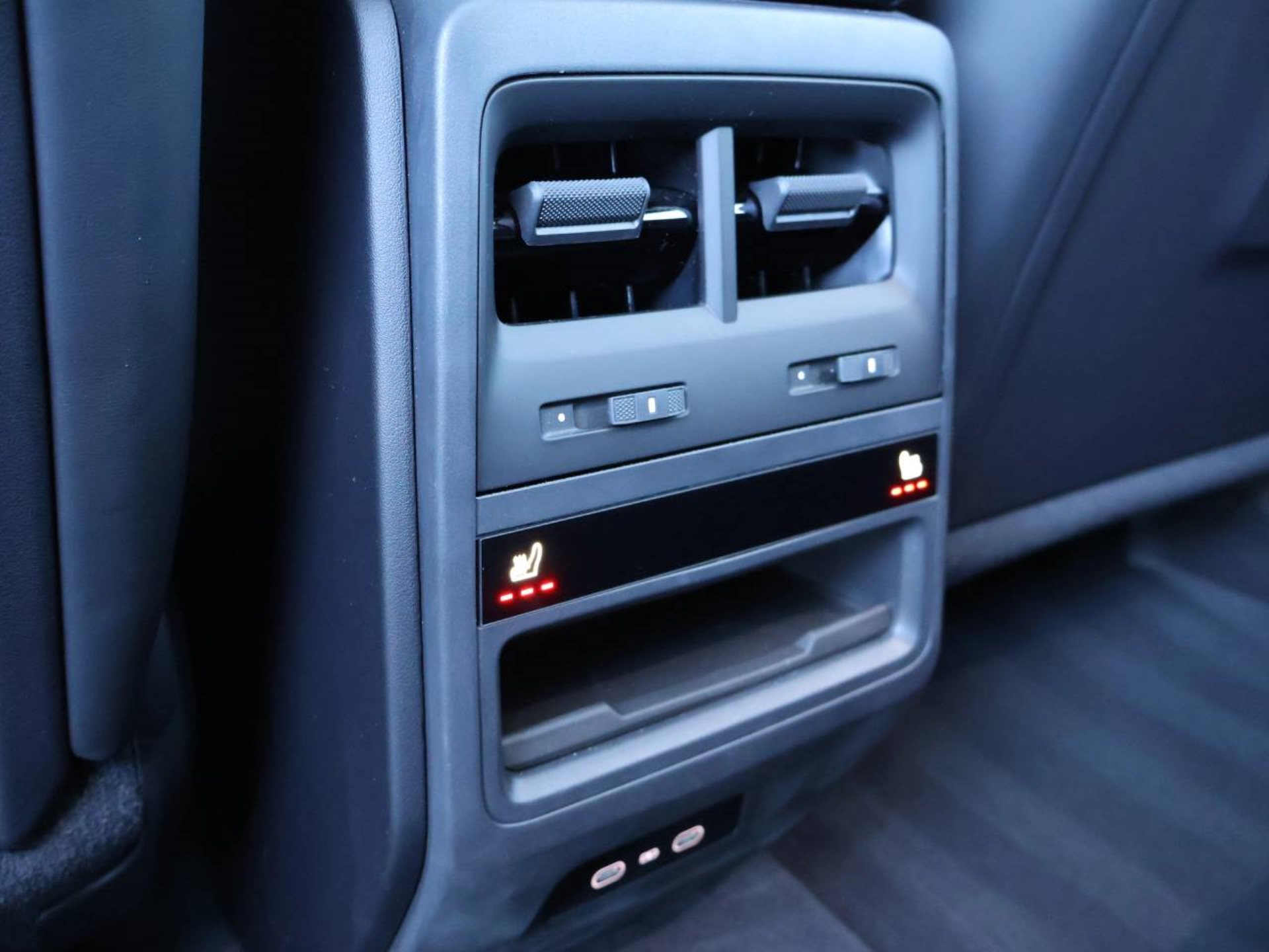 PORSCHE Macan 4S-image-31
