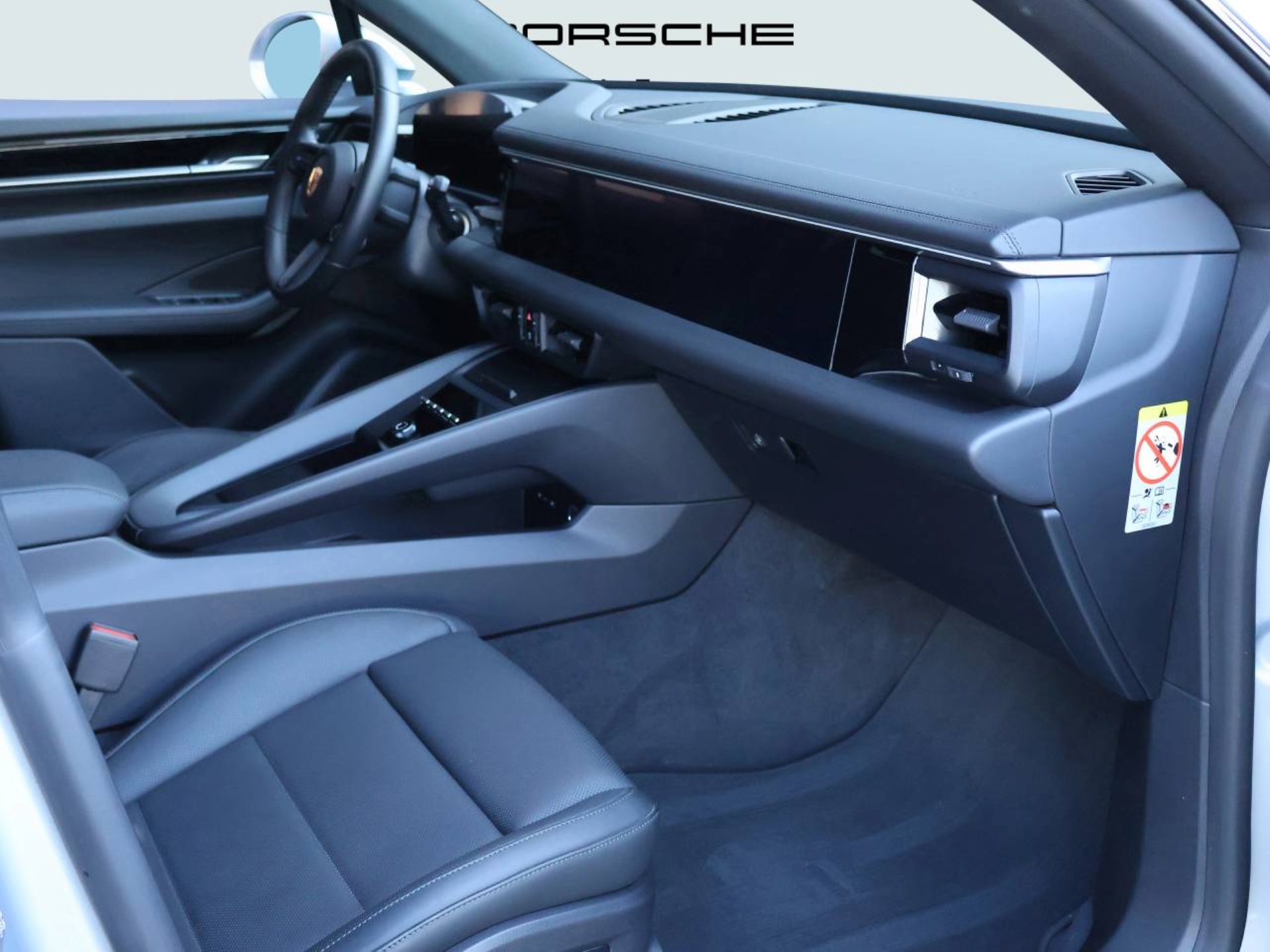 PORSCHE Macan 4S-image-12