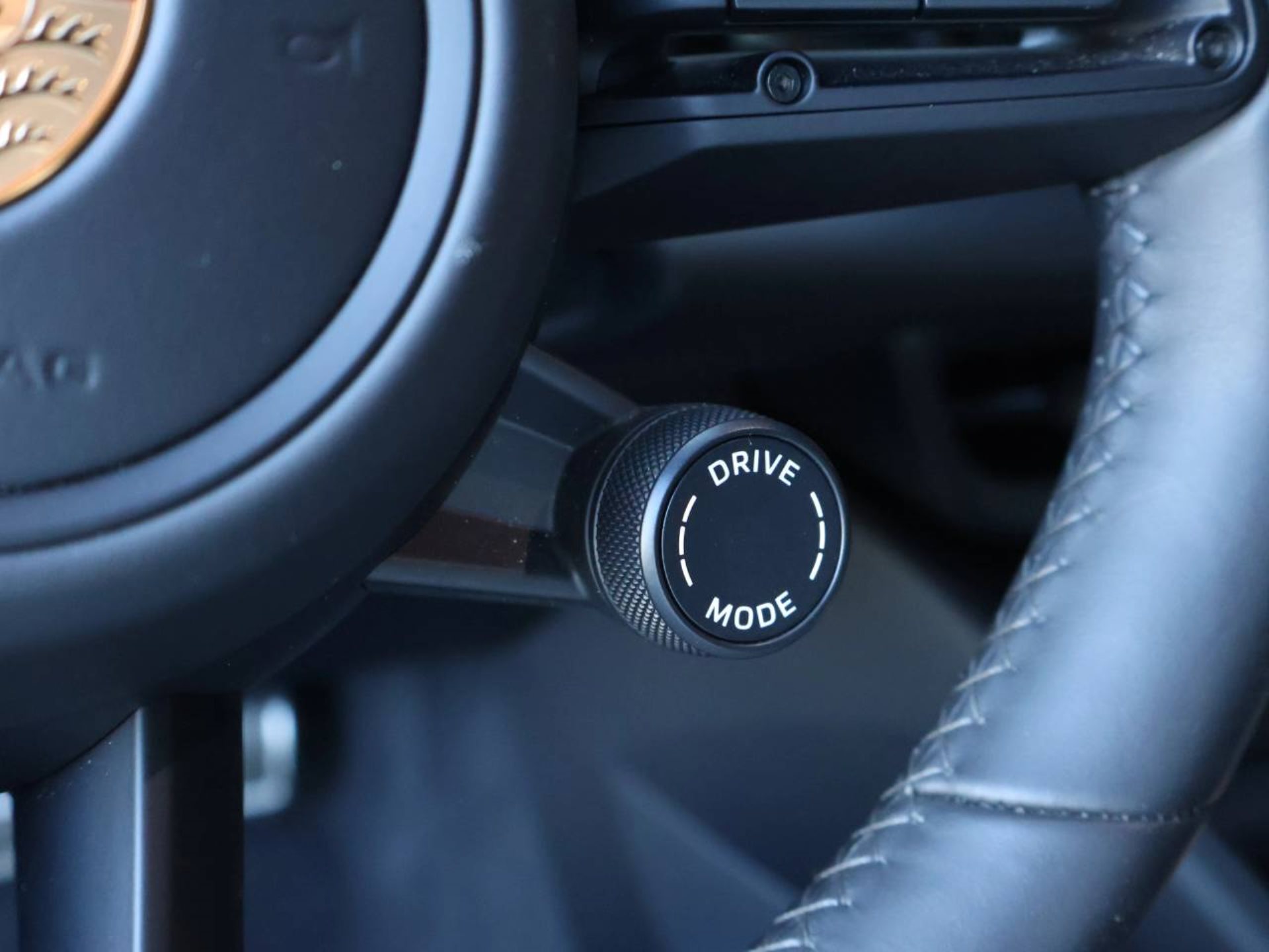 PORSCHE Macan 4S-image-26