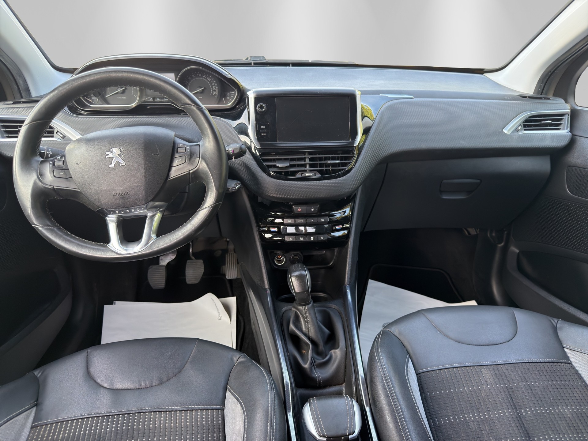 PEUGEOT 2008 1.6 VTI Allure-image-7