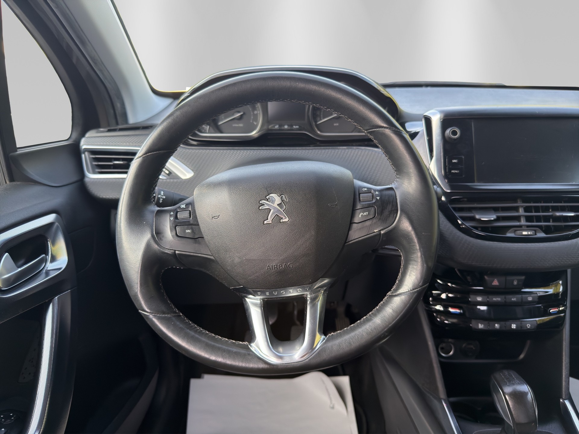 PEUGEOT 2008 1.6 VTI Allure-image-8