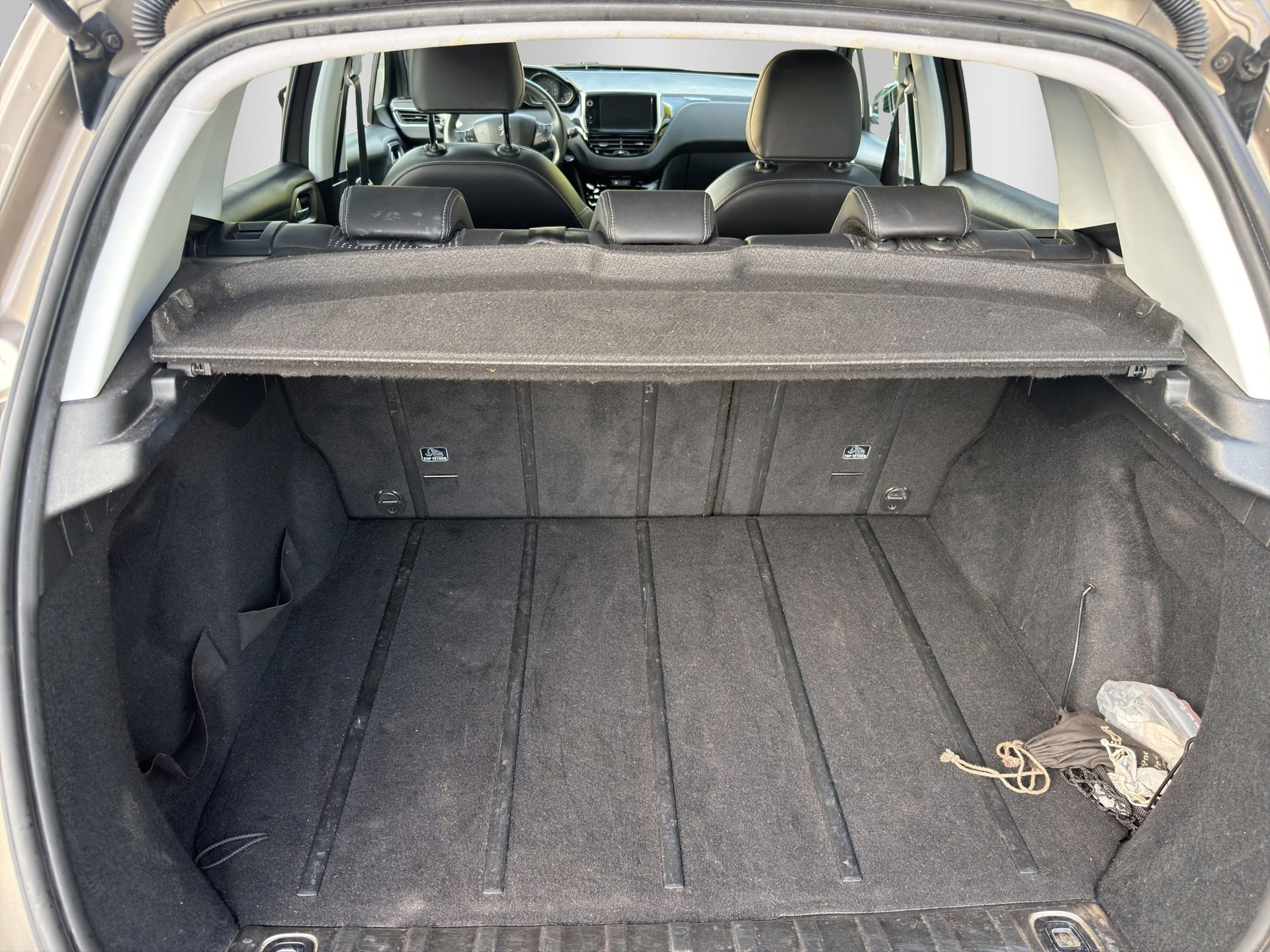 PEUGEOT 2008 1.6 VTI Allure-image-12