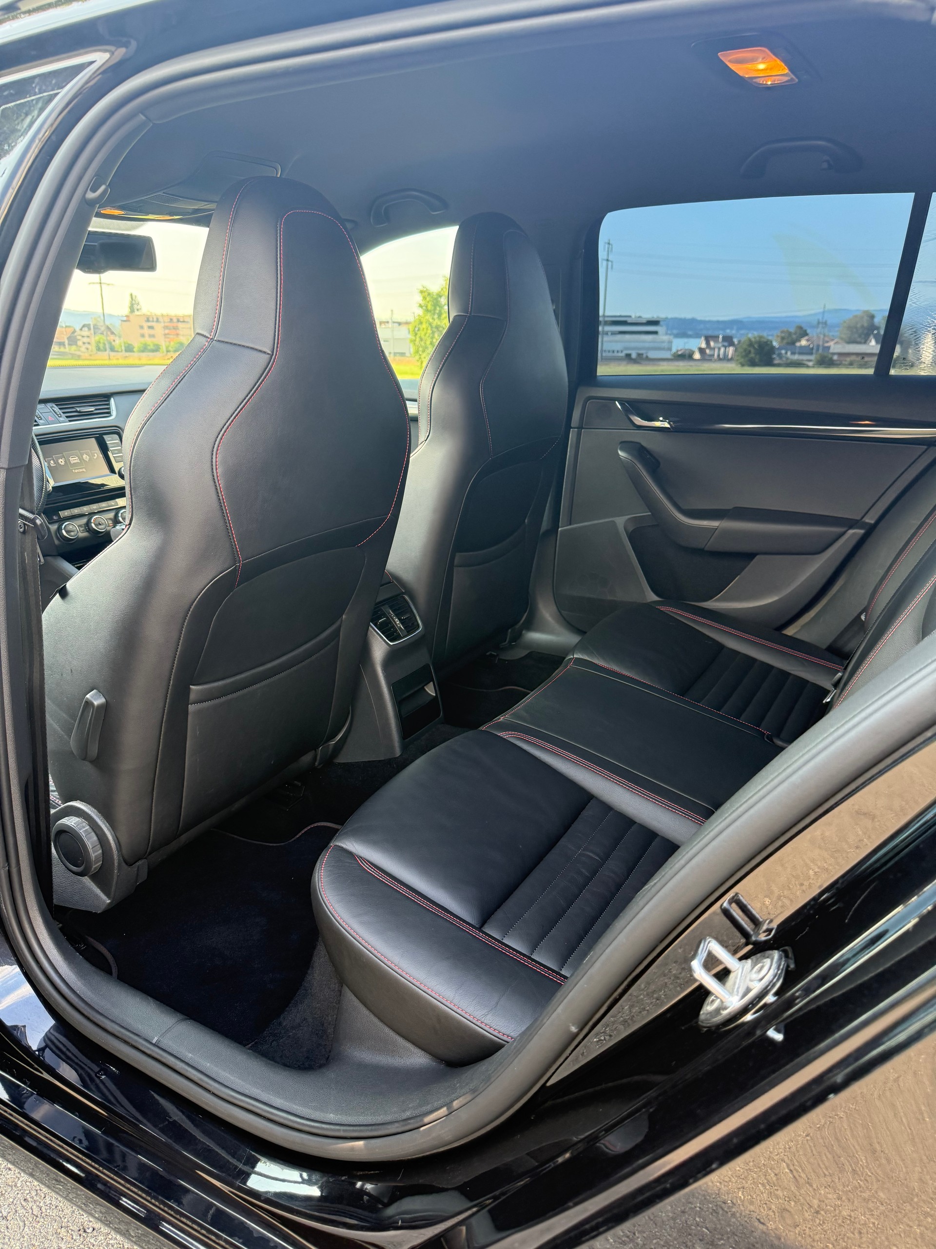 SKODA 2.0 TSI RS-image-5