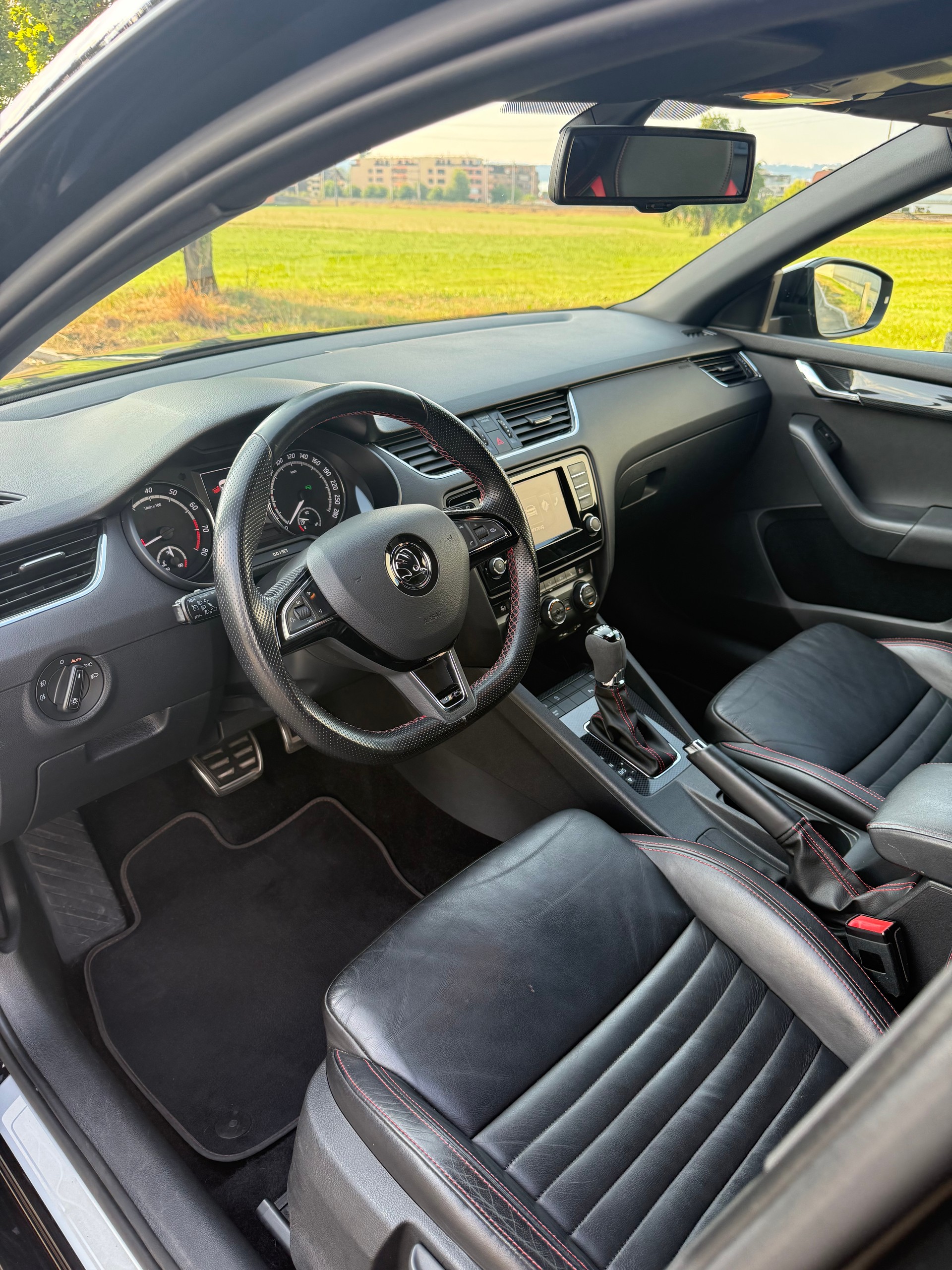 SKODA 2.0 TSI RS-image-4