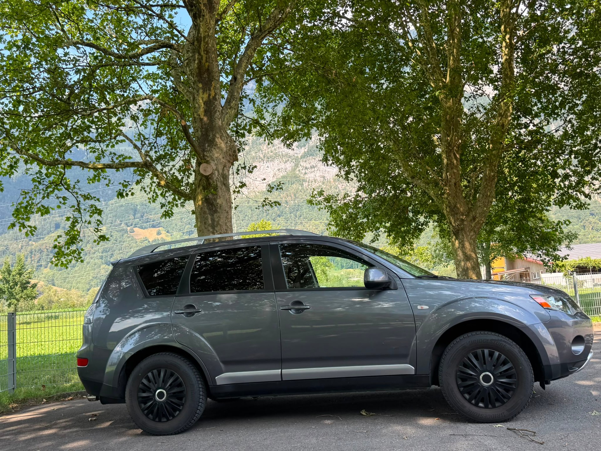 MITSUBISHI Outlander 2.0 DID Invite 4WD-image-3