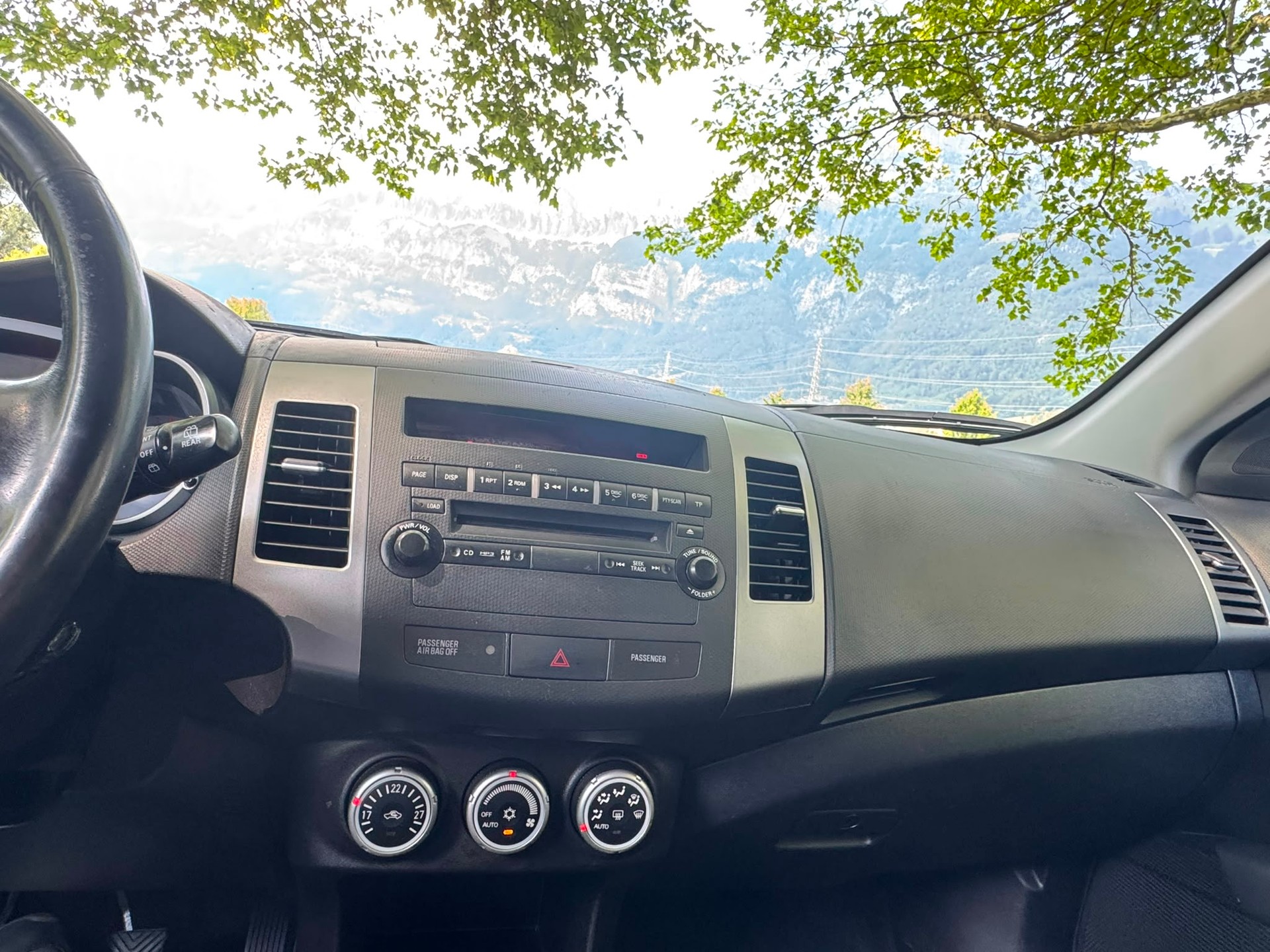 MITSUBISHI Outlander 2.0 DID Invite 4WD-image-15