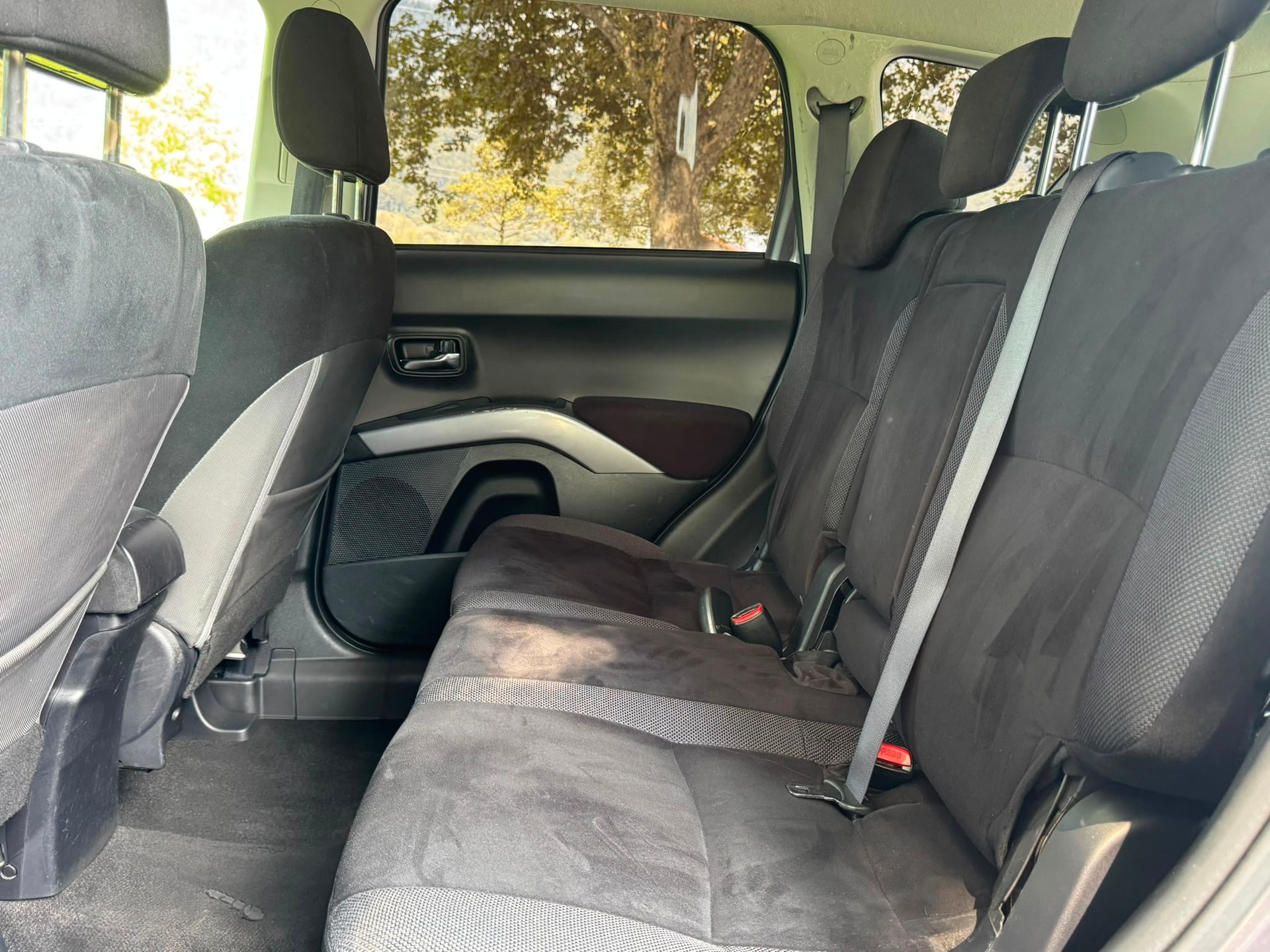 MITSUBISHI Outlander 2.0 DID Invite 4WD-image-10