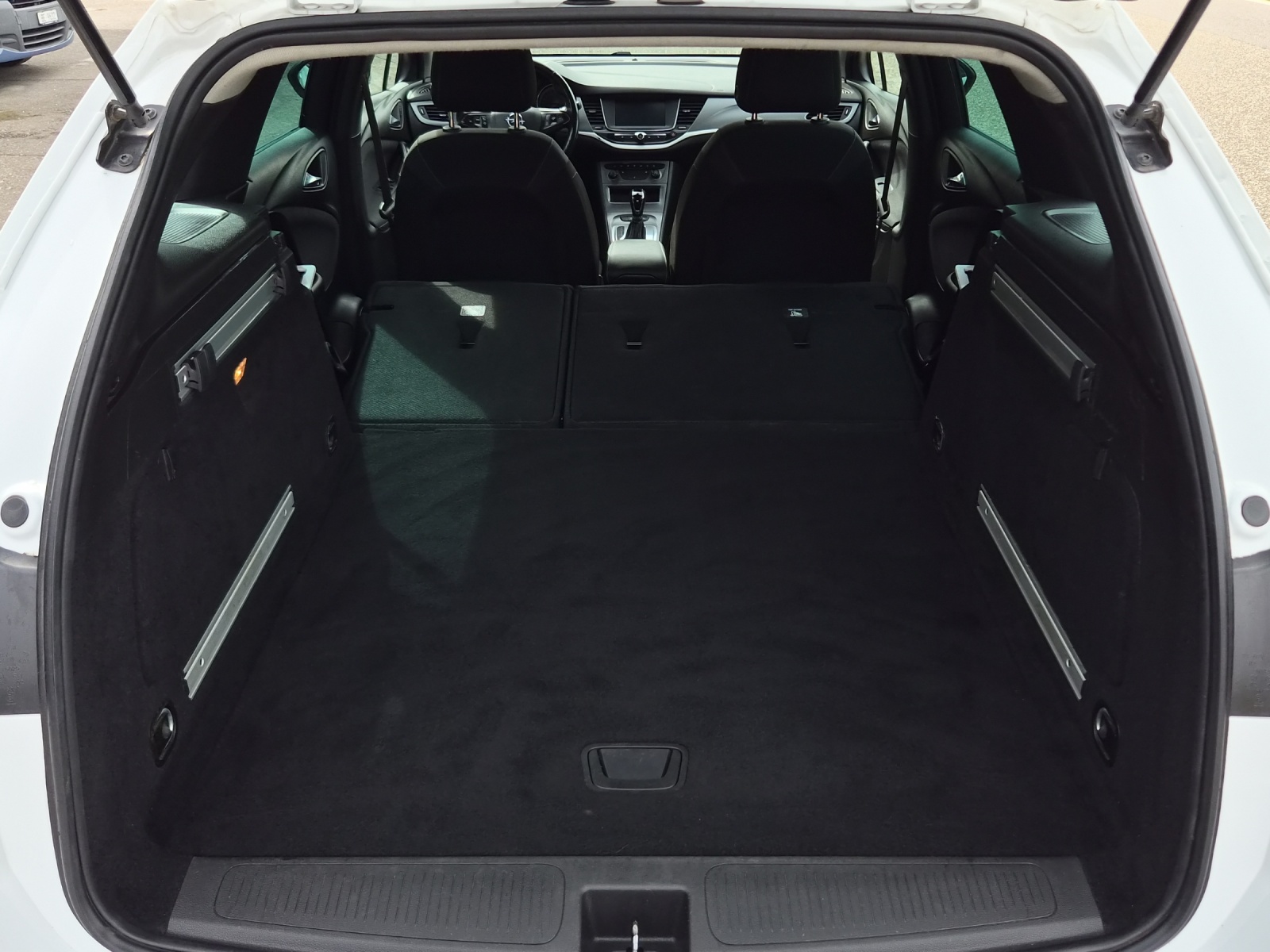 OPEL Astra Sports Tourer 1.4 T Edition S/S-image-9