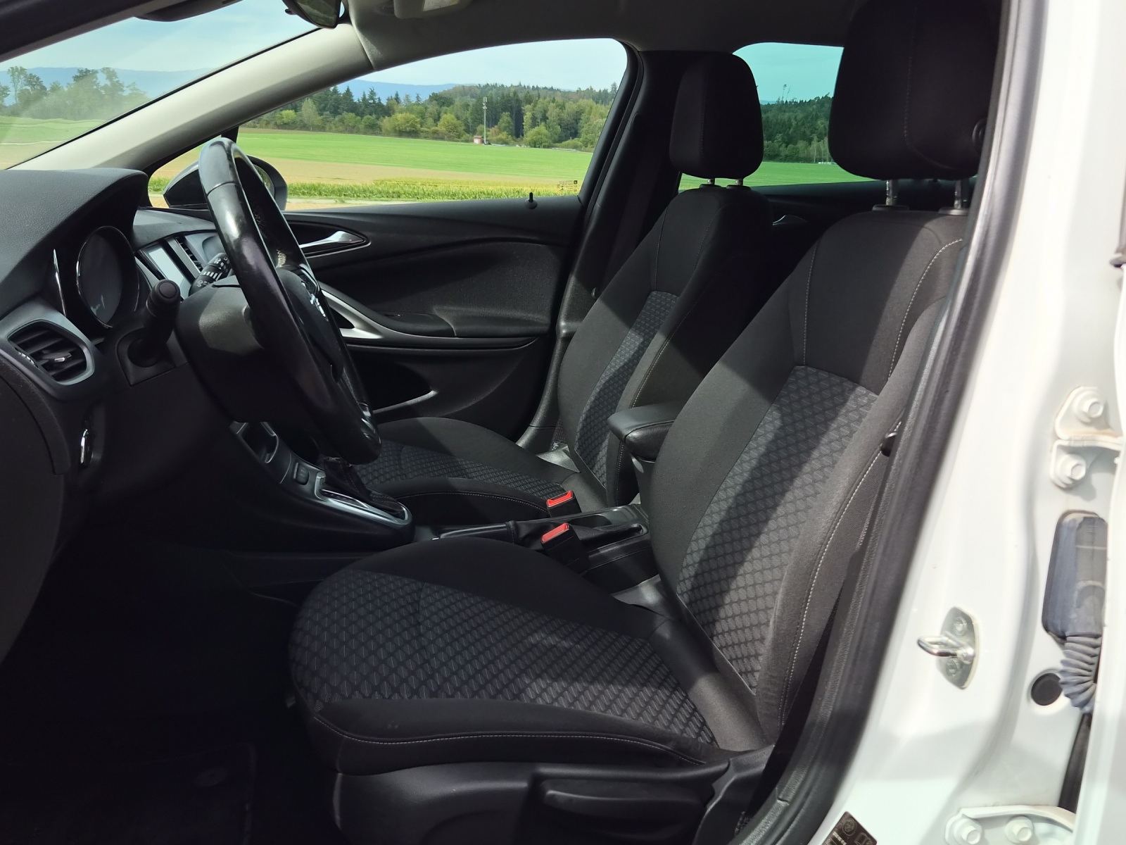 OPEL Astra Sports Tourer 1.4 T Edition S/S-image-6