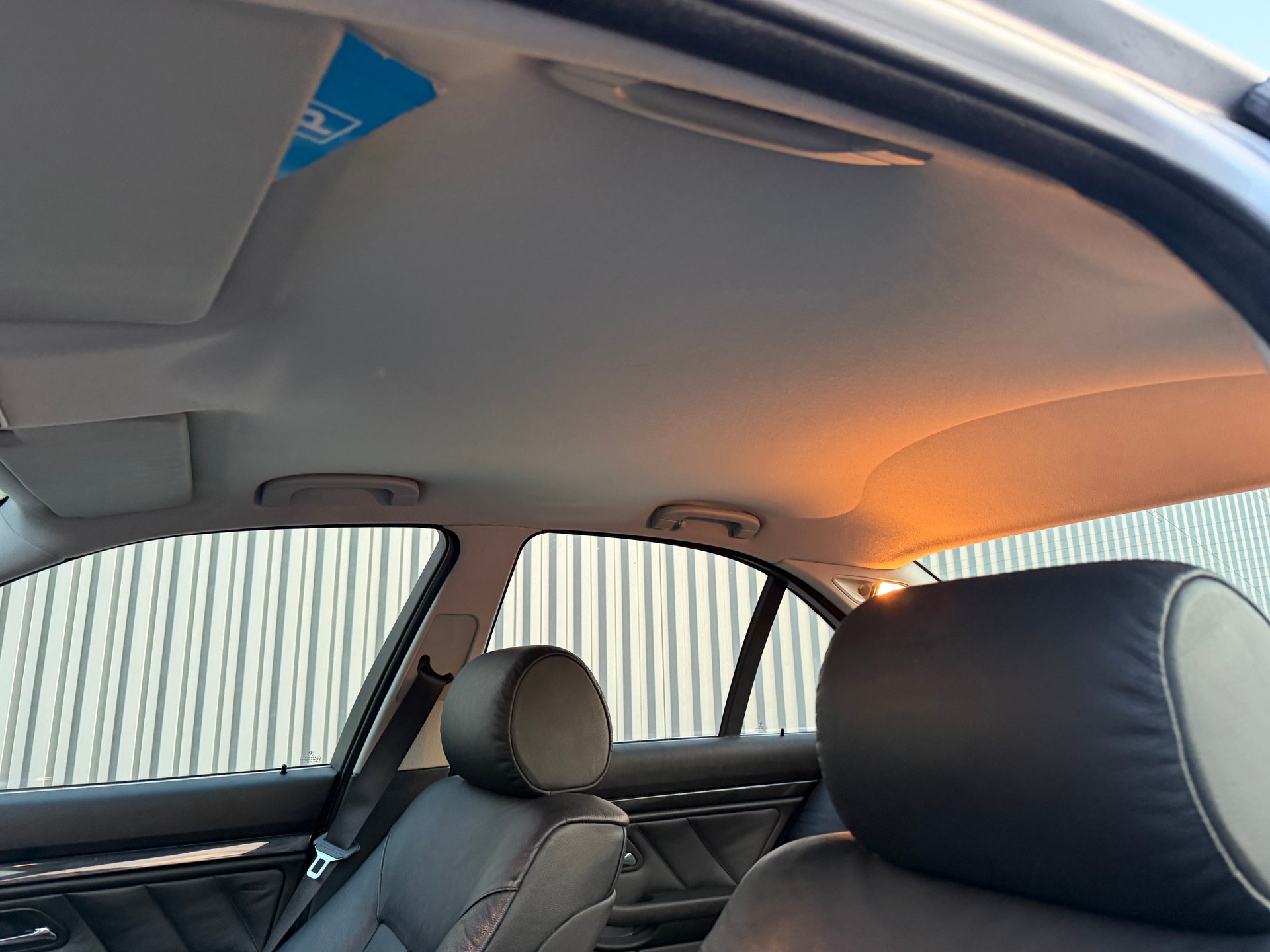 BMW 520i-image-20